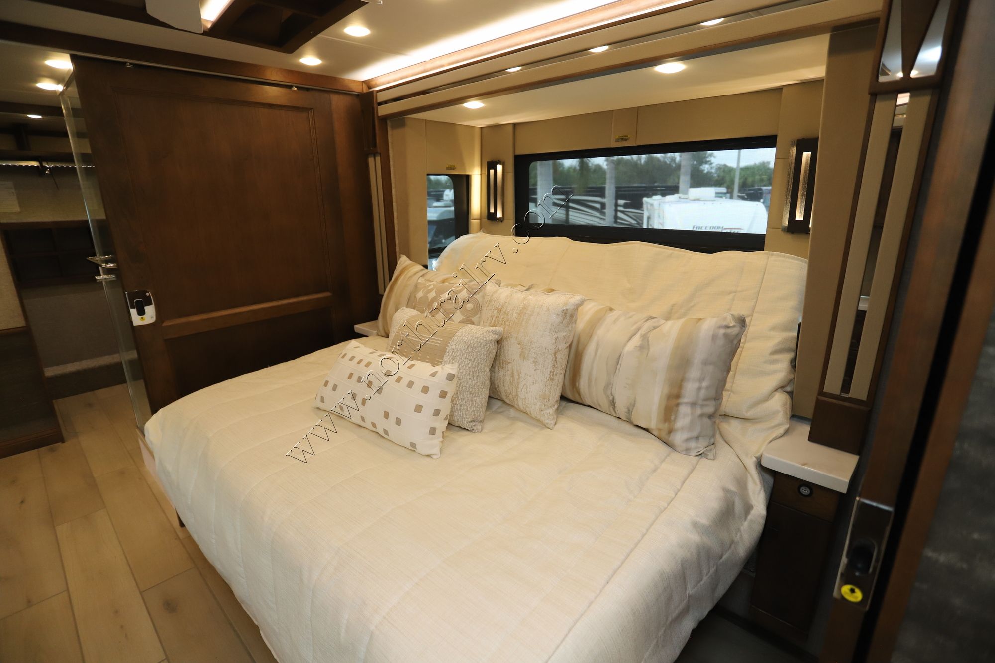 New 2025 Tiffin Motor Homes Allegro Bus 45OPP Class A  For Sale