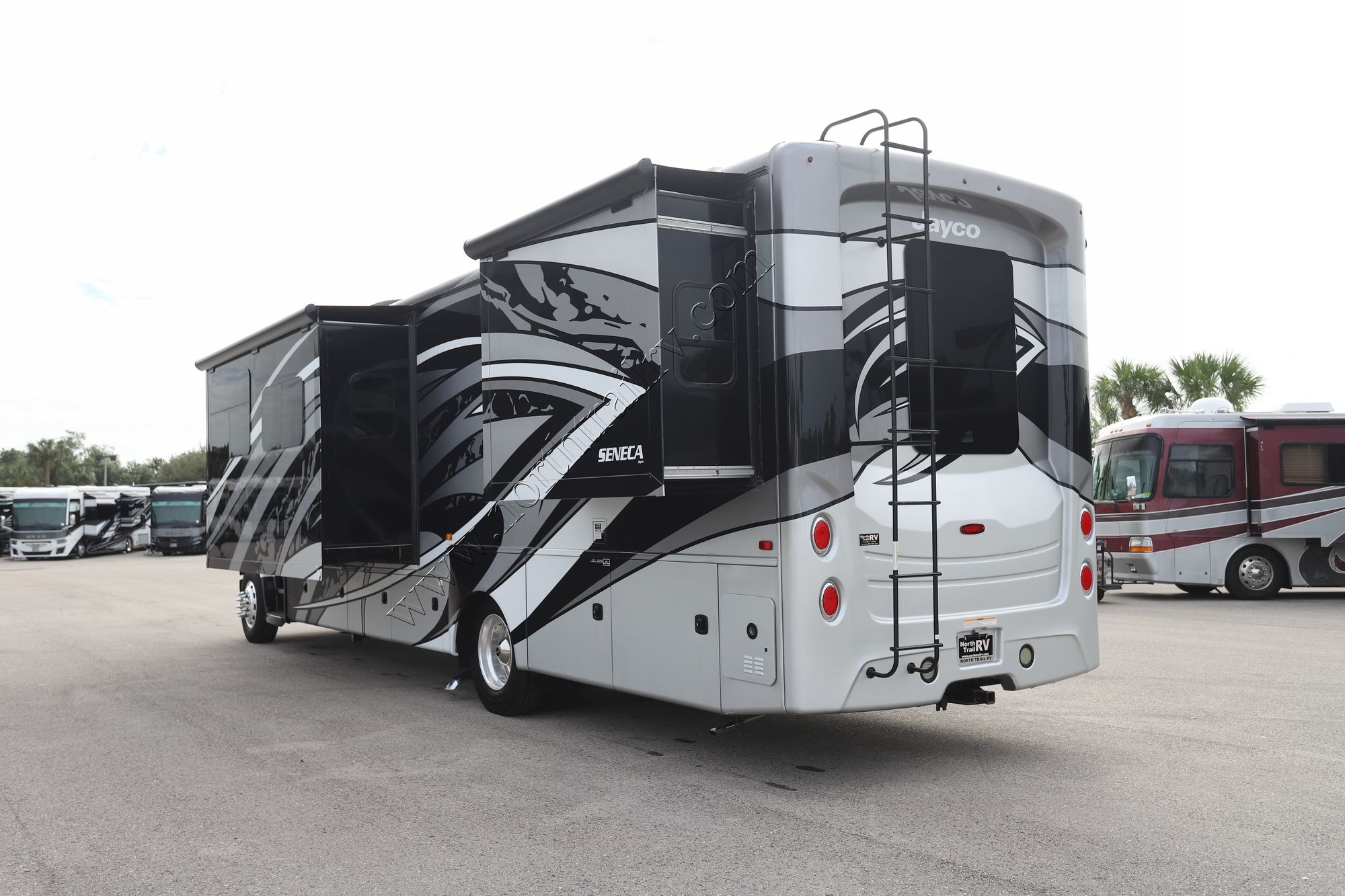 Used 2022 Jayco Seneca 37L Super C  For Sale