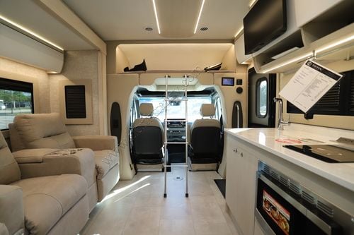 2025 Tiffin Motor Homes Wayfarer 25XRW Class C