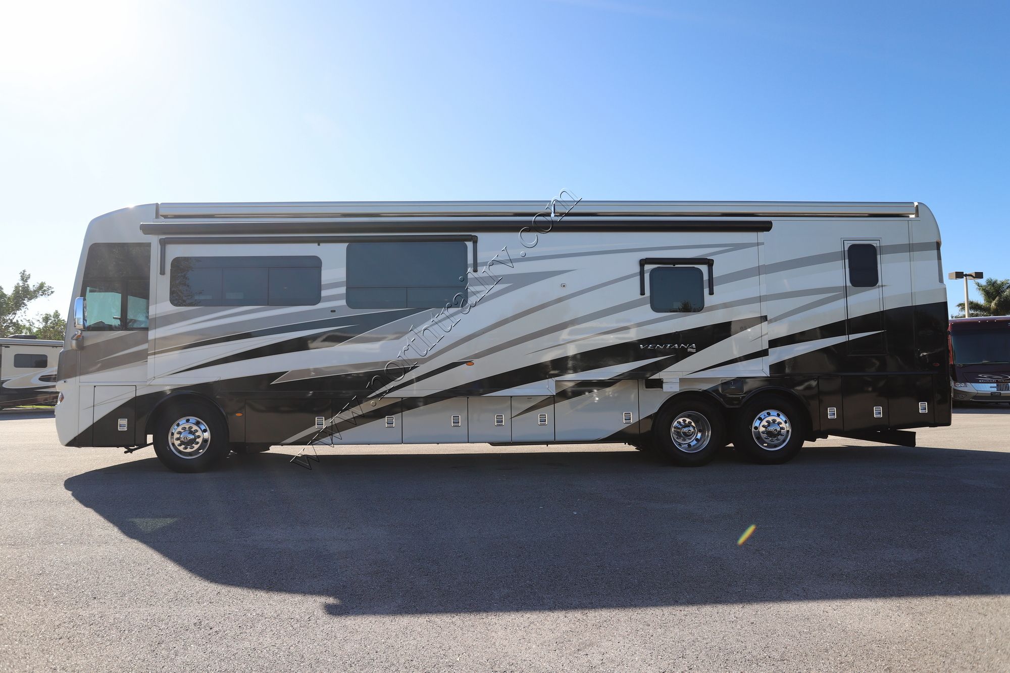 Used 2021 Newmar Ventana 4369 Class A  For Sale