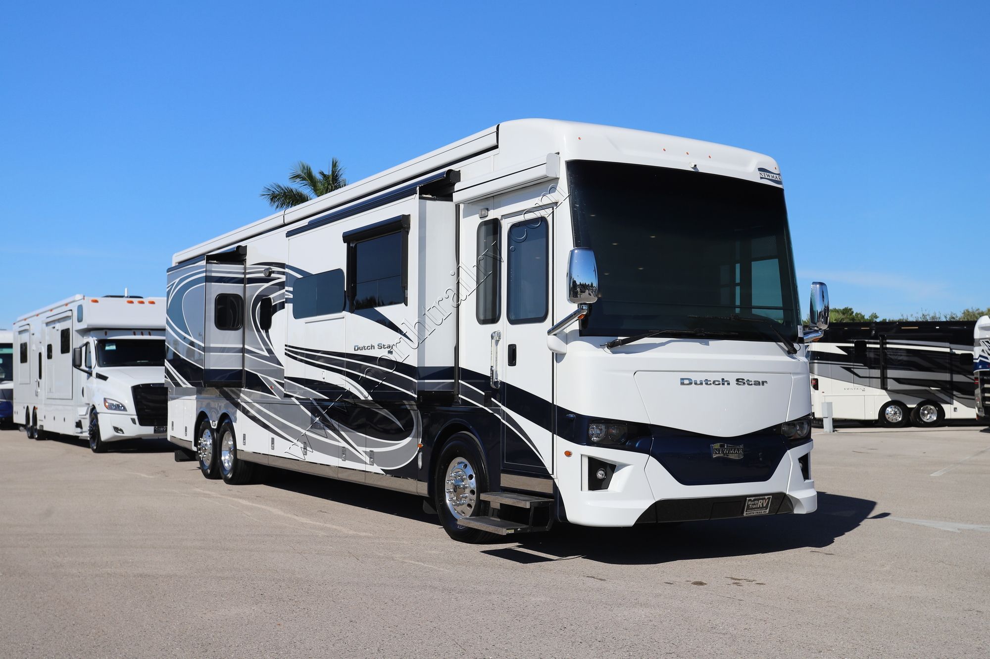 Used 2022 Newmar Dutch Star 4326 Class A  For Sale