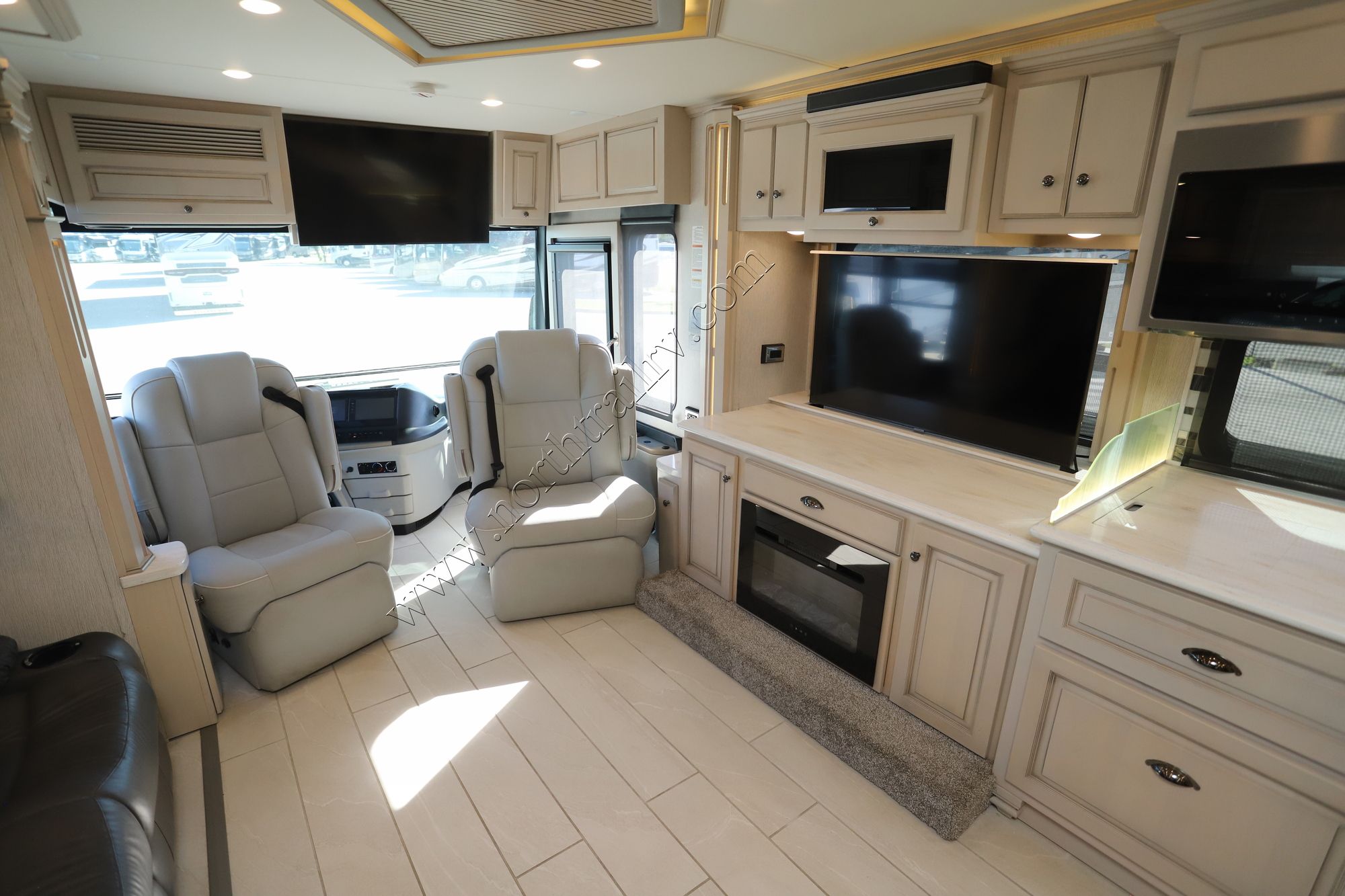 Used 2022 Newmar Dutch Star 4326 Class A  For Sale