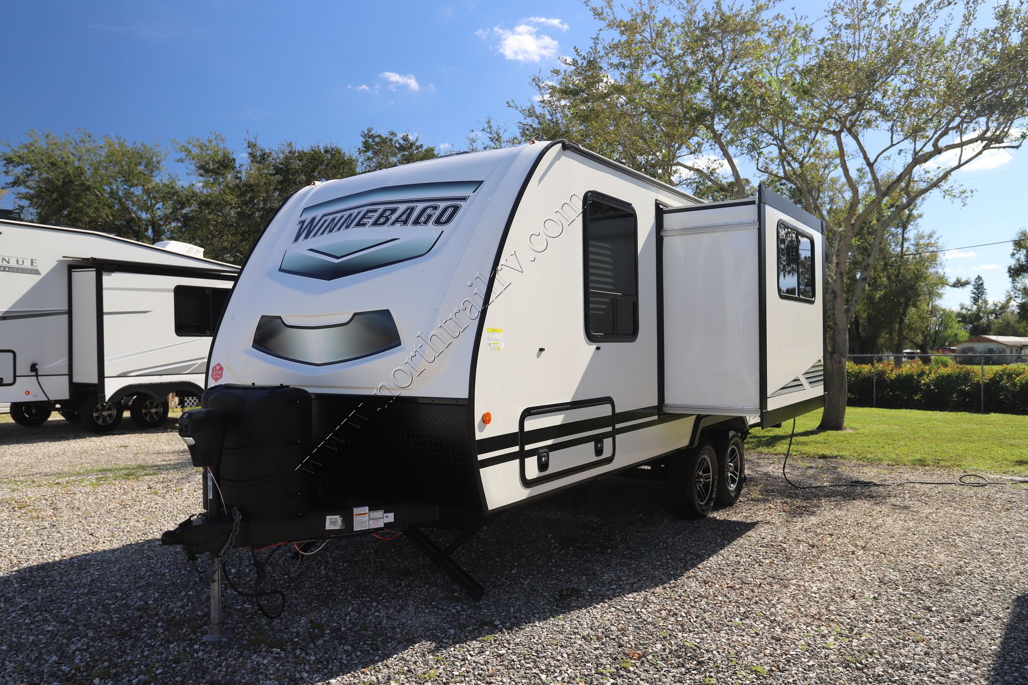 Used 2021 Winnebago Micro Minnie 2108 Travel Trailer  For Sale