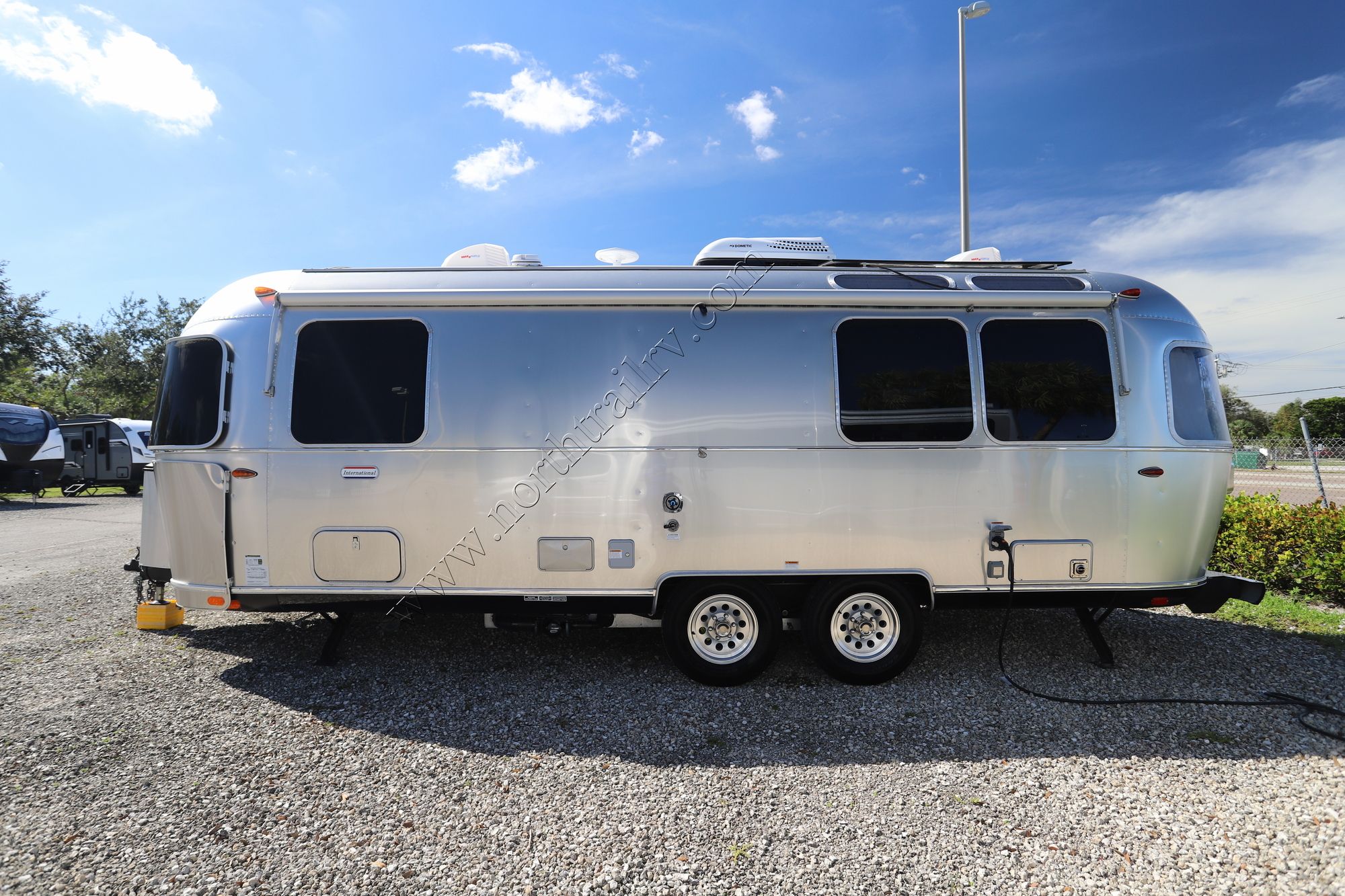 Used 2023 Airstream International 25FBT Travel Trailer  For Sale