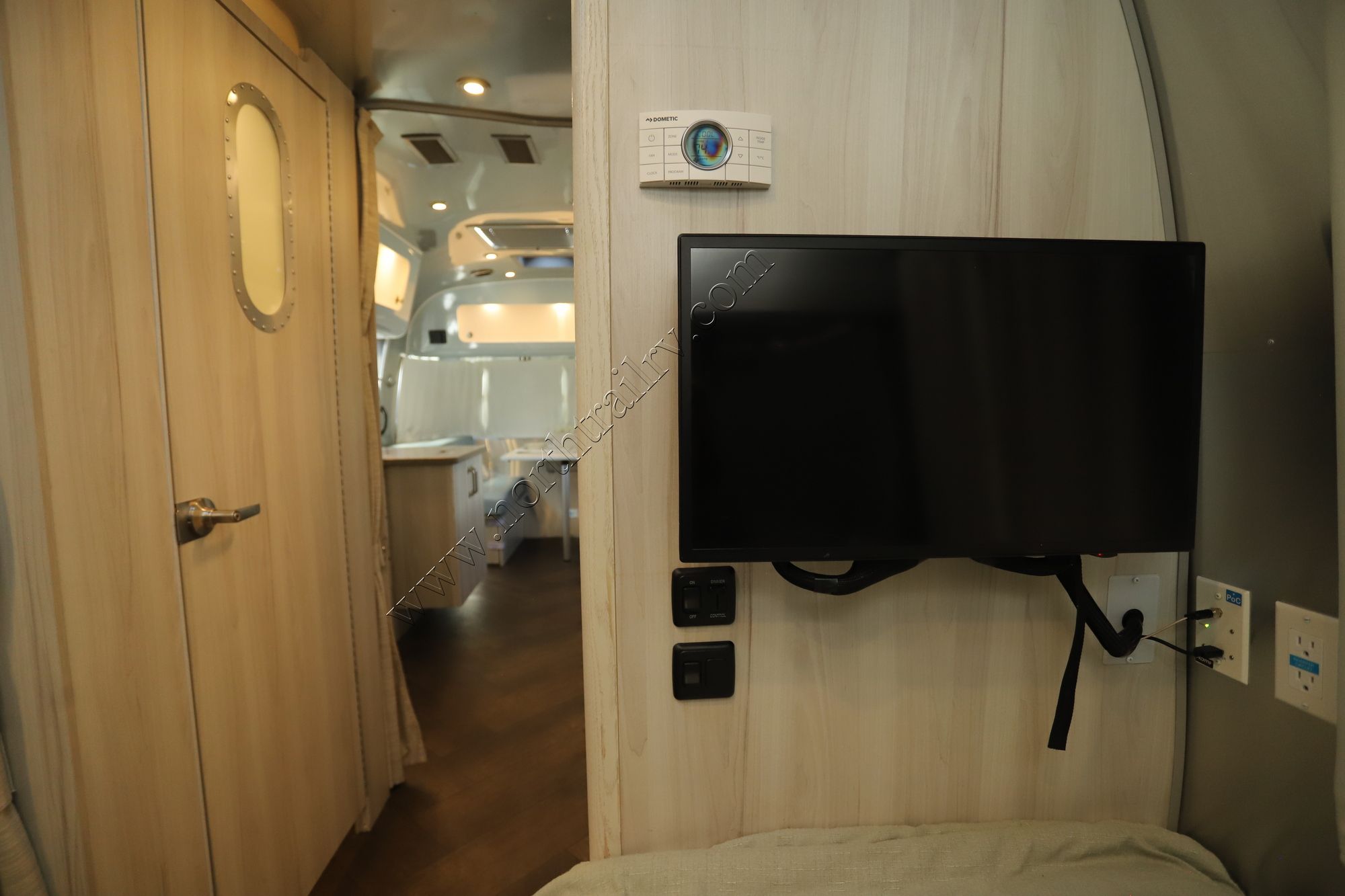 Used 2023 Airstream International 25FBT Travel Trailer  For Sale