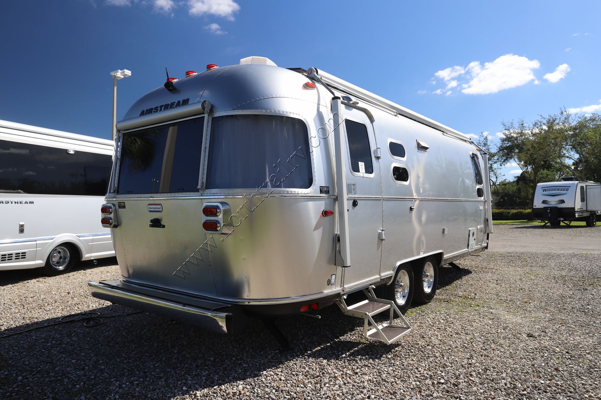 Used 2023 Airstream International 25FBT Travel Trailer  For Sale