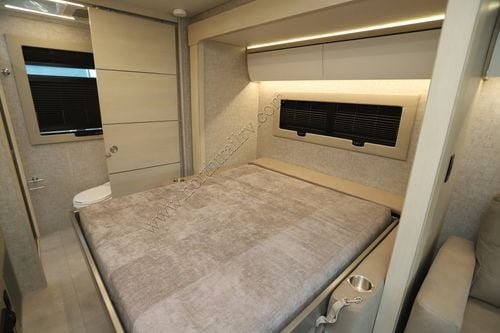 2025 Tiffin Motor Homes Wayfarer 25XRW Class C