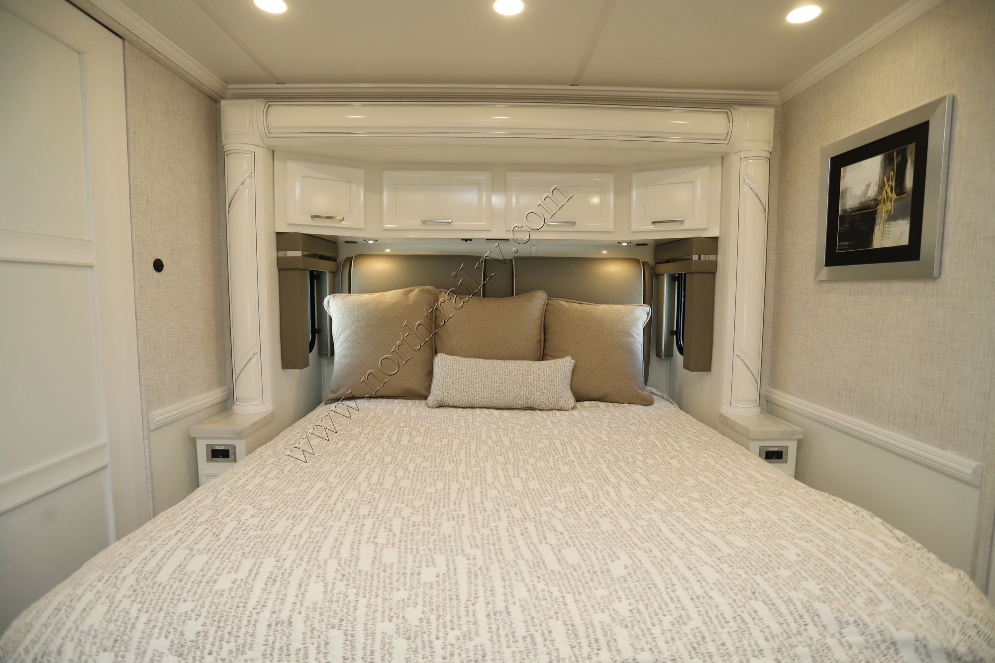 New 2025 Newmar Ventana 3809 Class A  For Sale