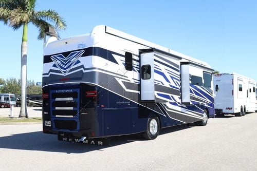 2025 Newmar Ventana 3809