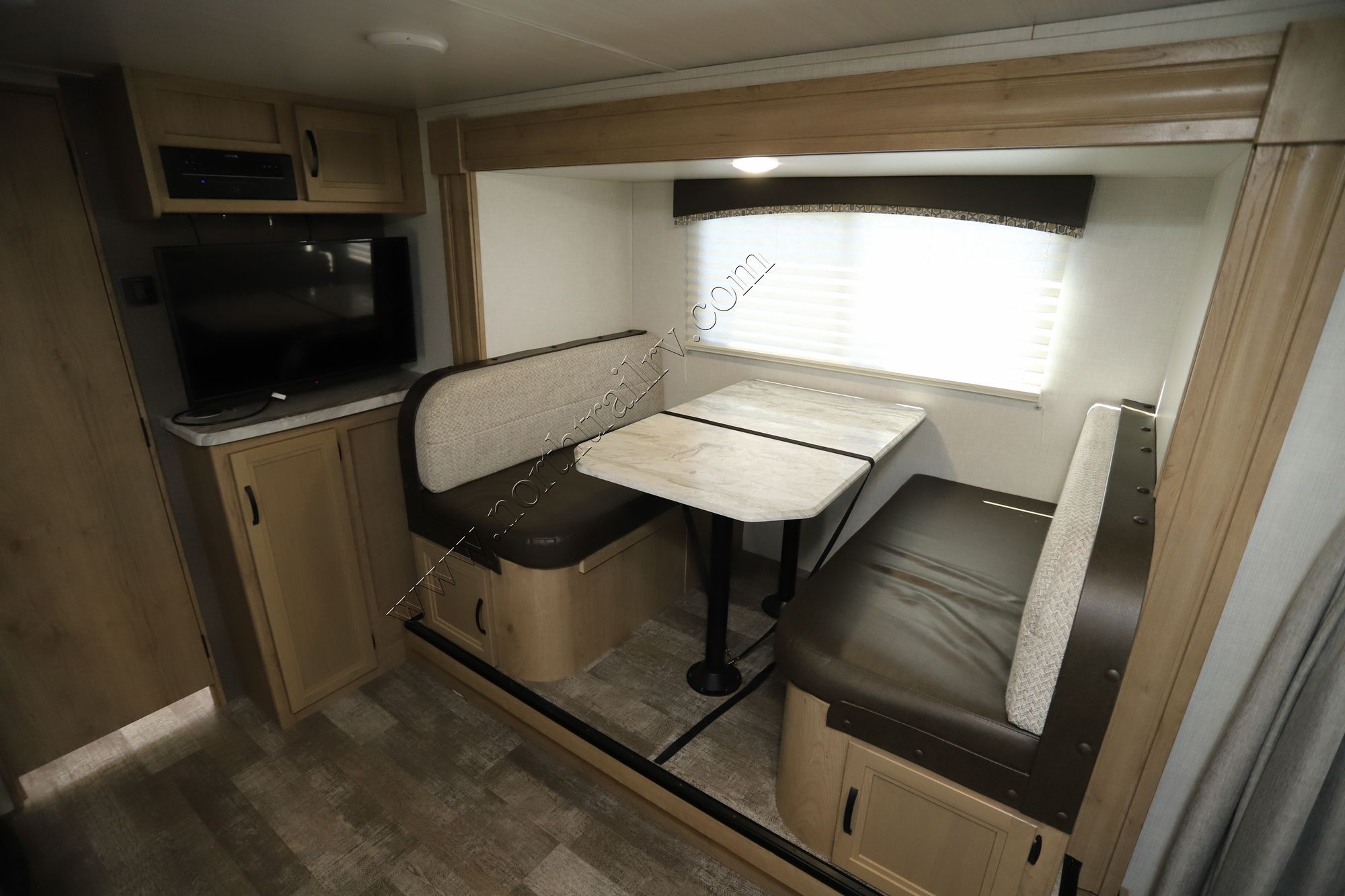 Used 2021 Winnebago Micro Minnie 2108 Travel Trailer  For Sale