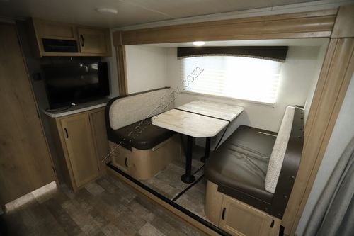 2021 Winnebago Micro Minnie 2108 Travel Trailer