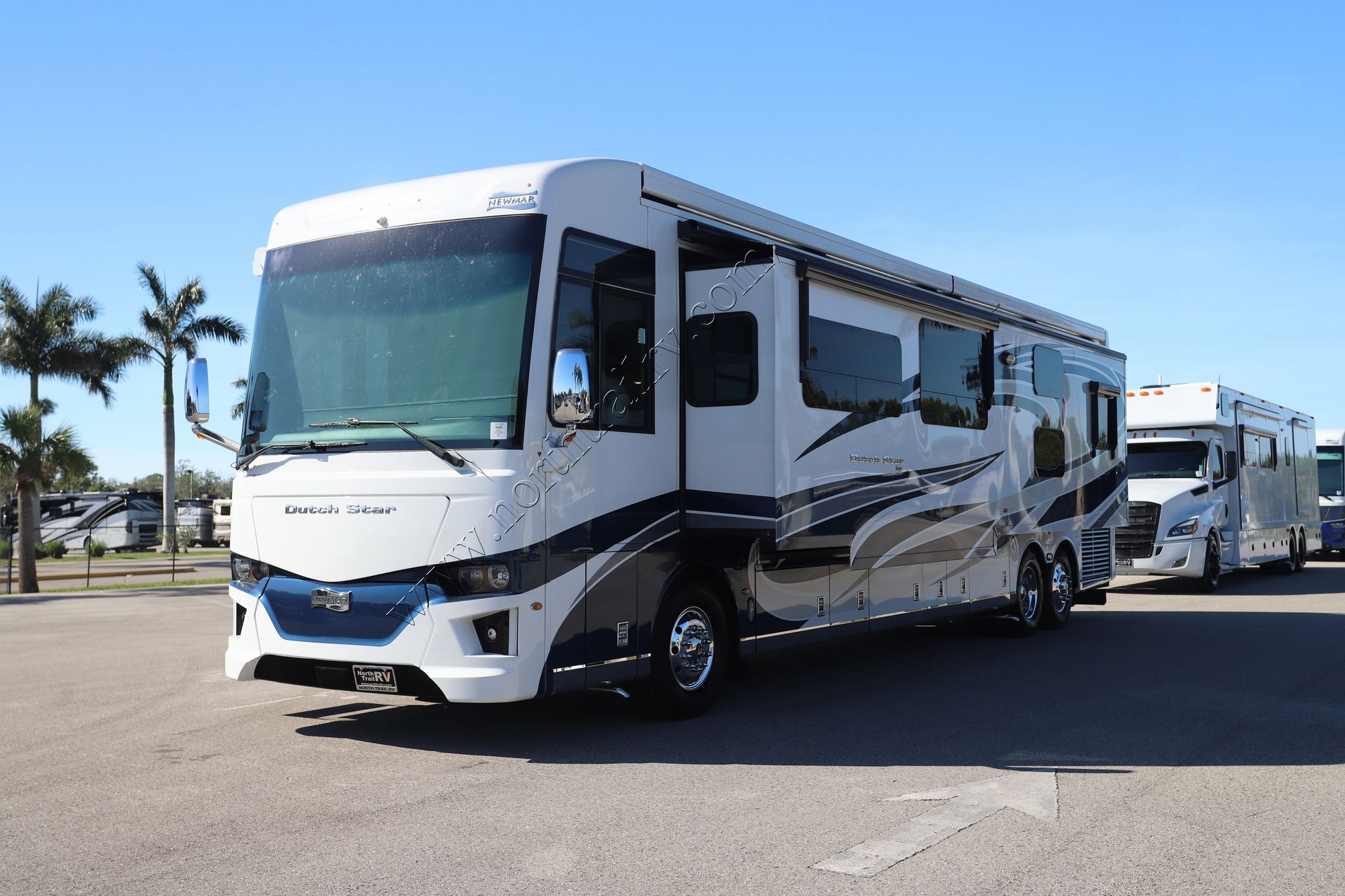 Used 2022 Newmar Dutch Star 4326 Class A  For Sale