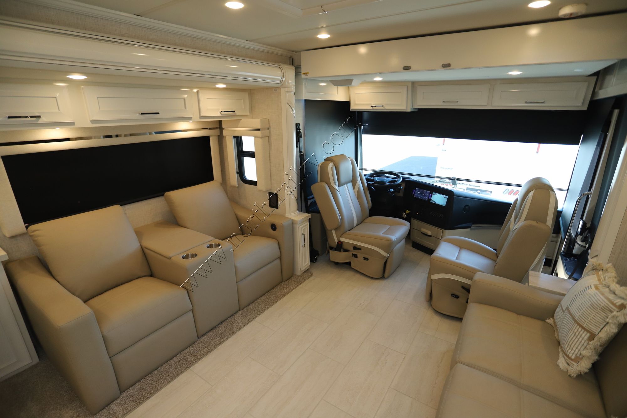 New 2025 Newmar Ventana 3809 Class A  For Sale