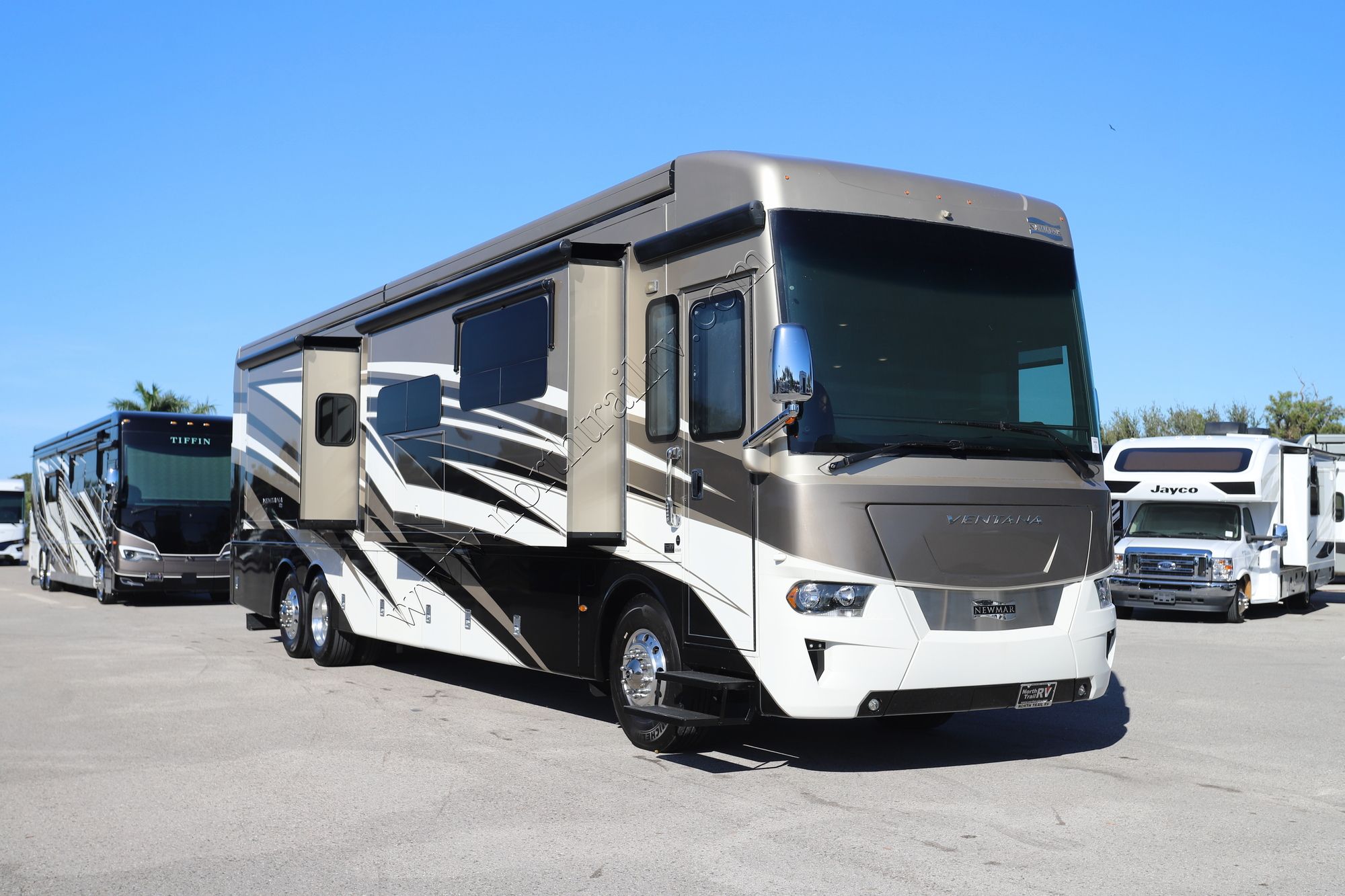 Used 2021 Newmar Ventana 4369 Class A  For Sale
