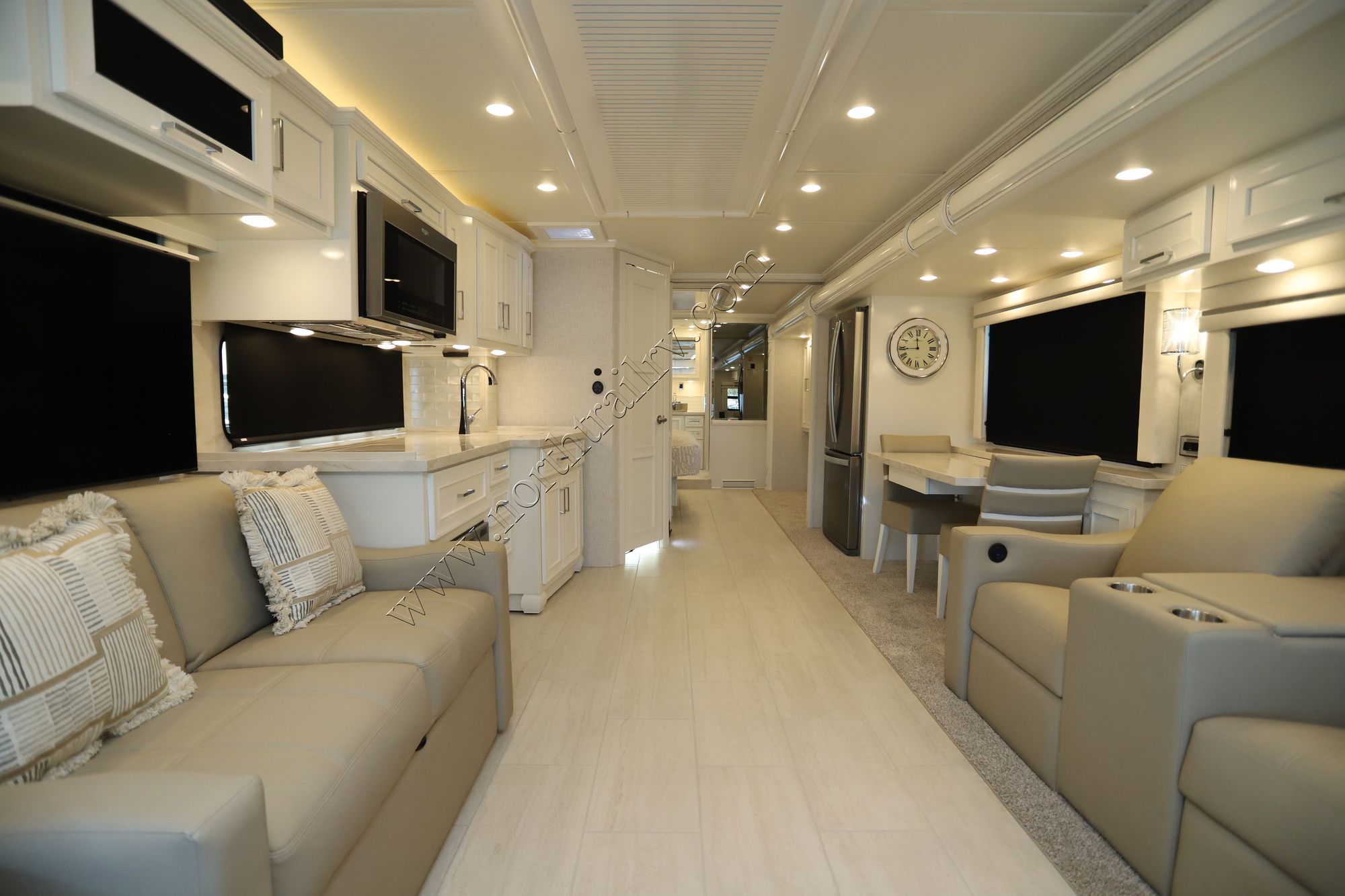 New 2025 Newmar Ventana 3809 Class A  For Sale