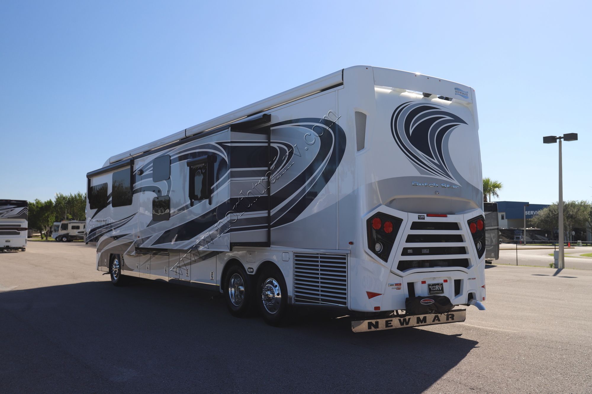 Used 2022 Newmar Dutch Star 4326 Class A  For Sale