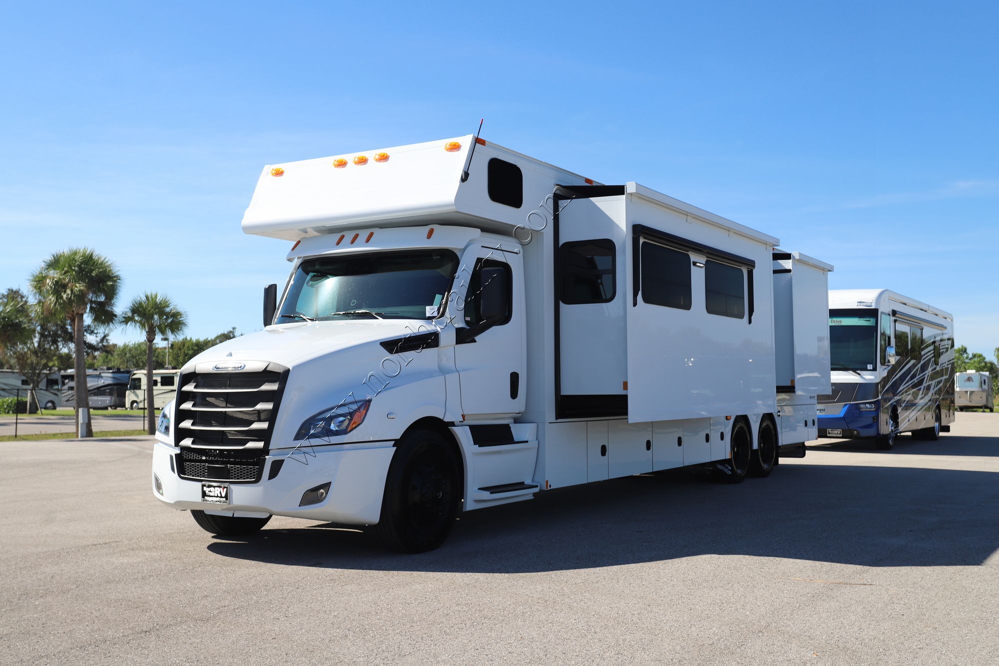 New 2025 Renegade Rv Classic 45CMR Super C  For Sale