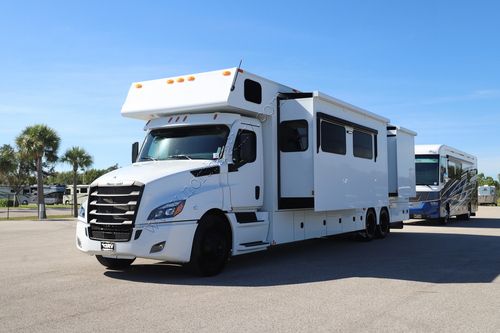 2025 Renegade Rv Classic 45CMR Super C