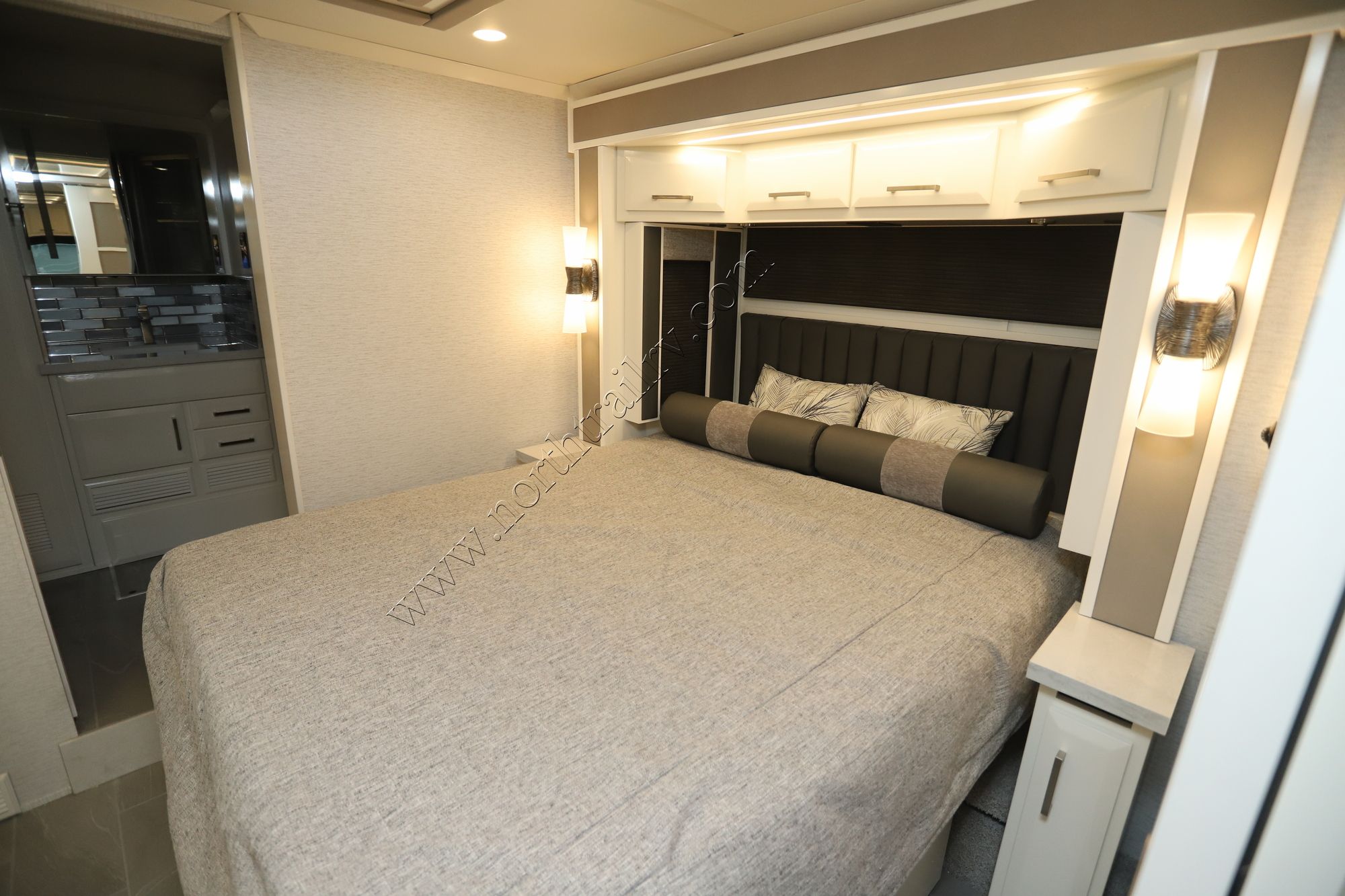 New 2025 Newmar New Aire 3547 Class A  For Sale