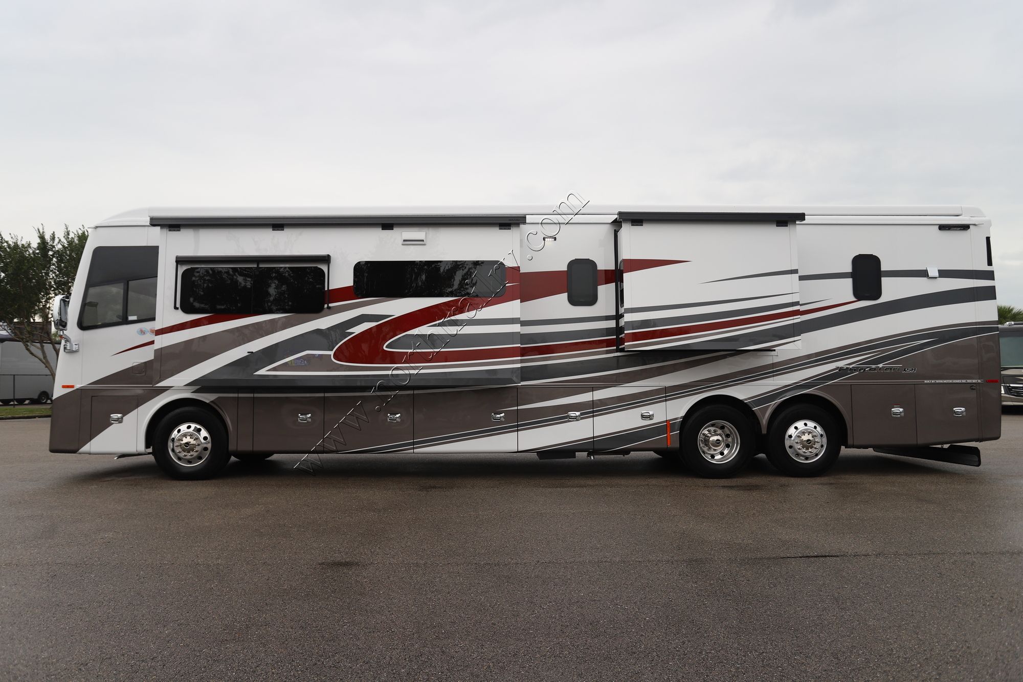 New 2025 Tiffin Motor Homes Phaeton 44OH Class A  For Sale