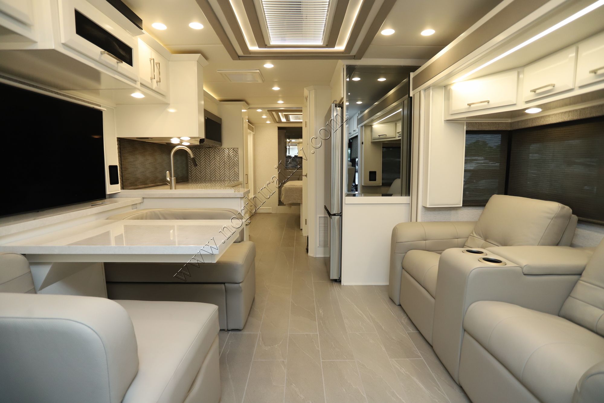 New 2025 Newmar New Aire 3547 Class A  For Sale