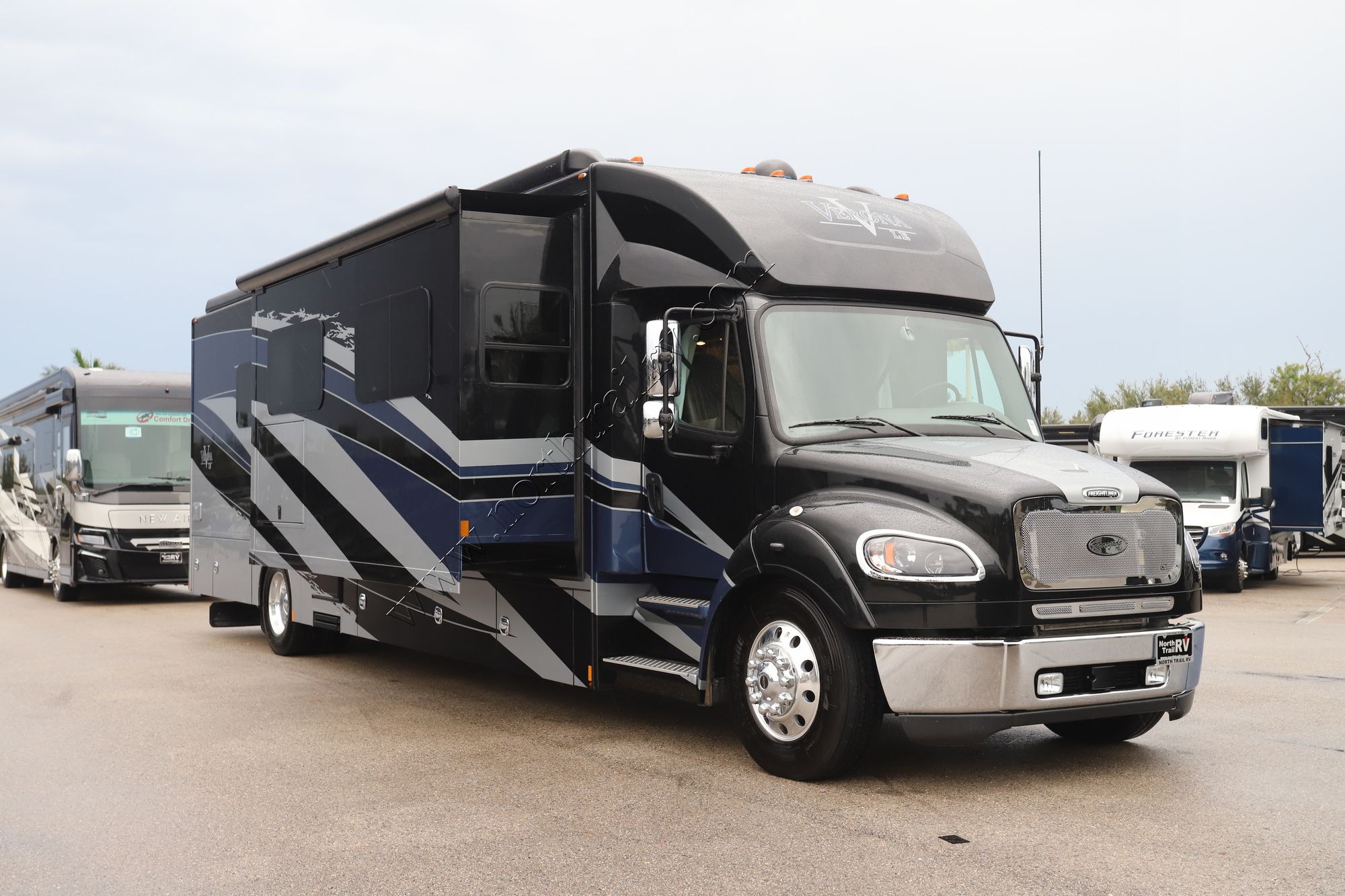 Used 2022 Renegade Rv Verona Le 40LRB Super C  For Sale