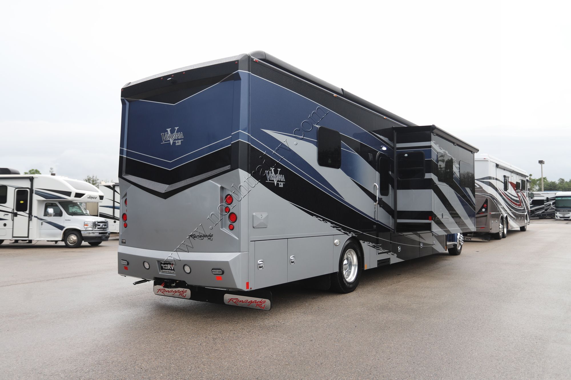 Used 2022 Renegade Rv Verona Le 40LRB Super C  For Sale