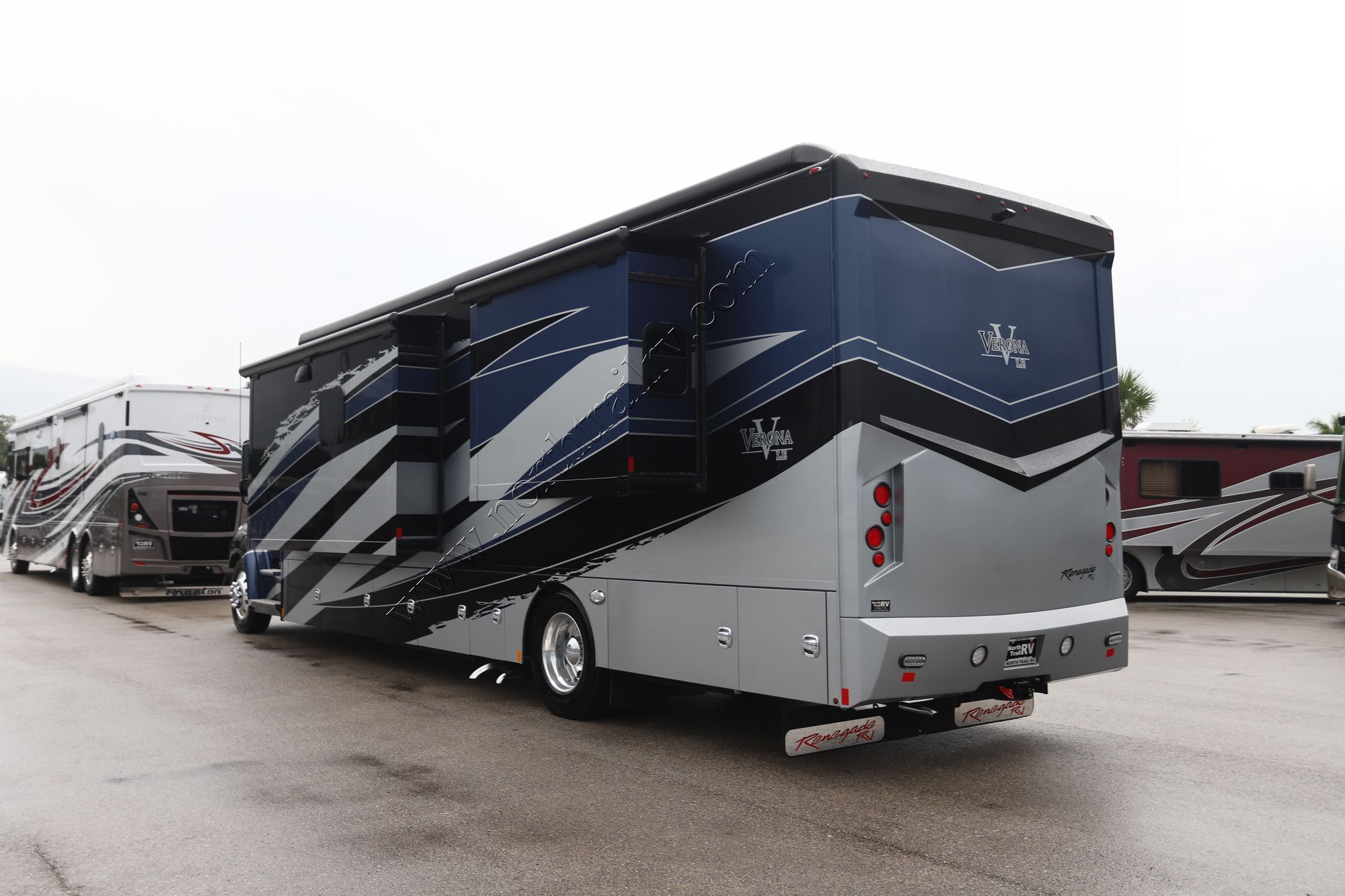 Used 2022 Renegade Rv Verona Le 40LRB Super C  For Sale