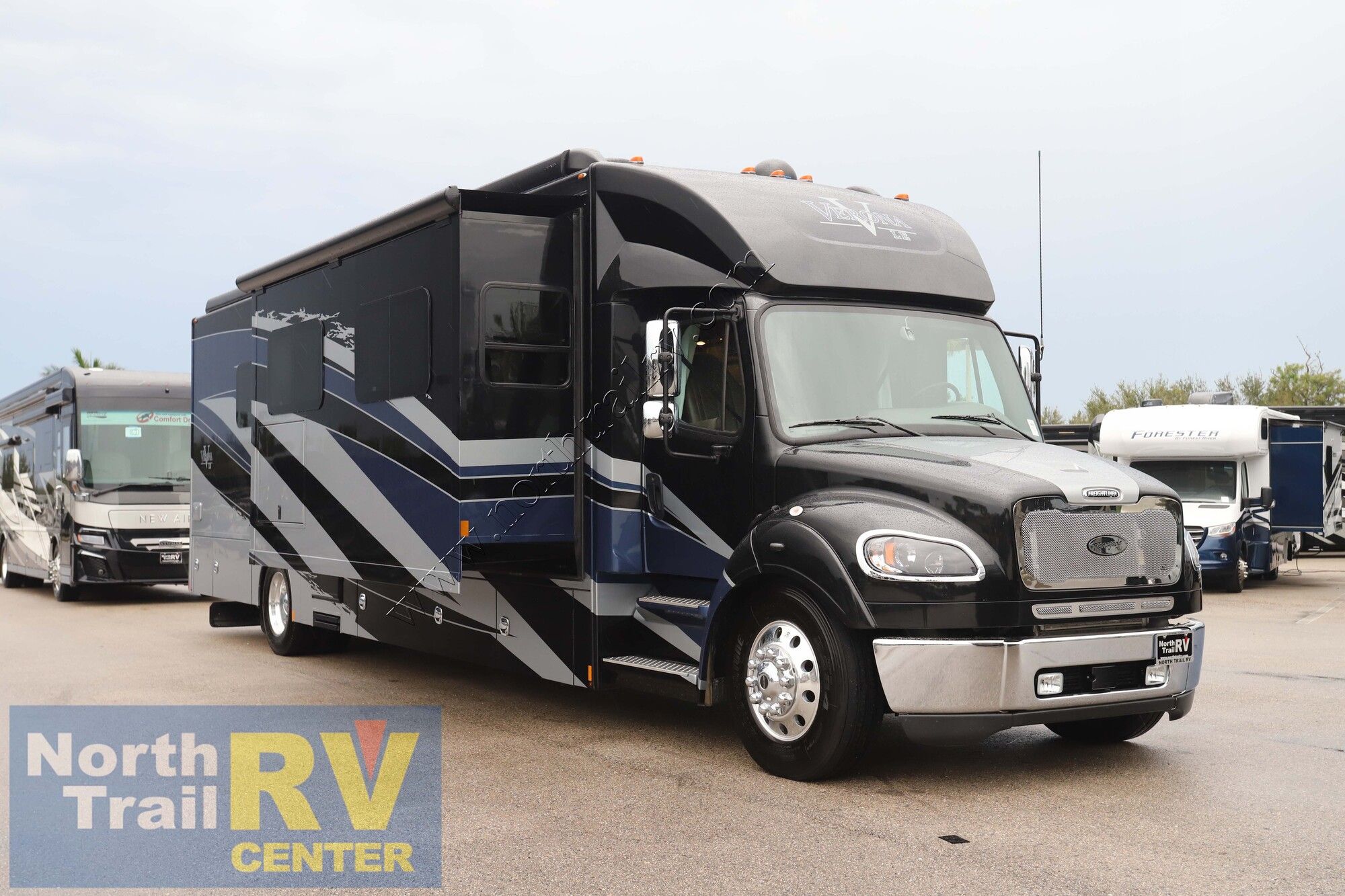 Used 2022 Renegade Rv Verona Le 40LRB Super C  For Sale