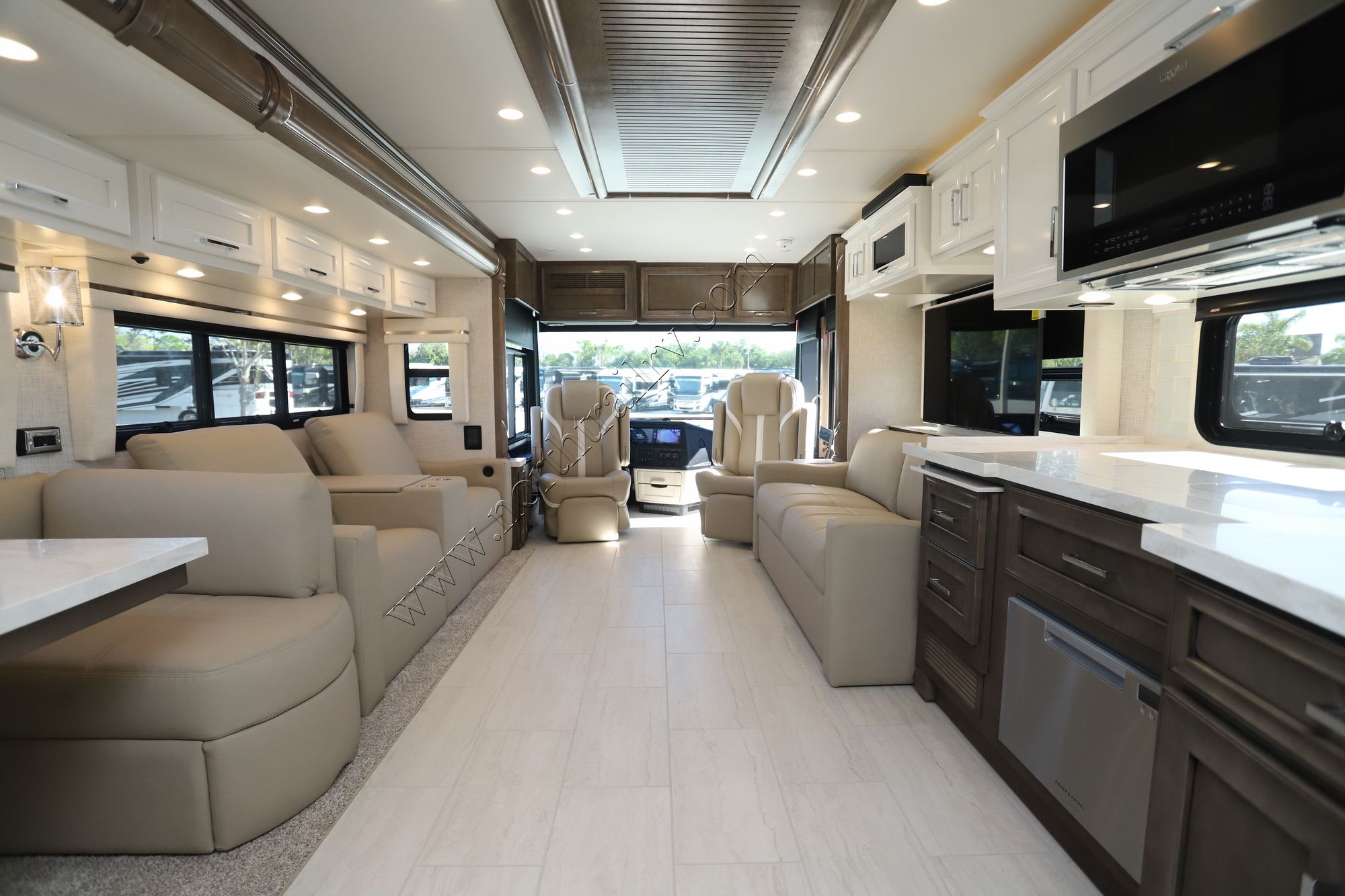 New 2025 Newmar Ventana 4369 Class A  For Sale