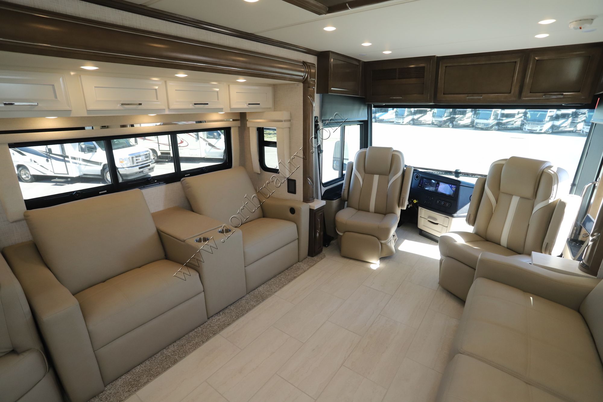 New 2025 Newmar Ventana 4369 Class A  For Sale