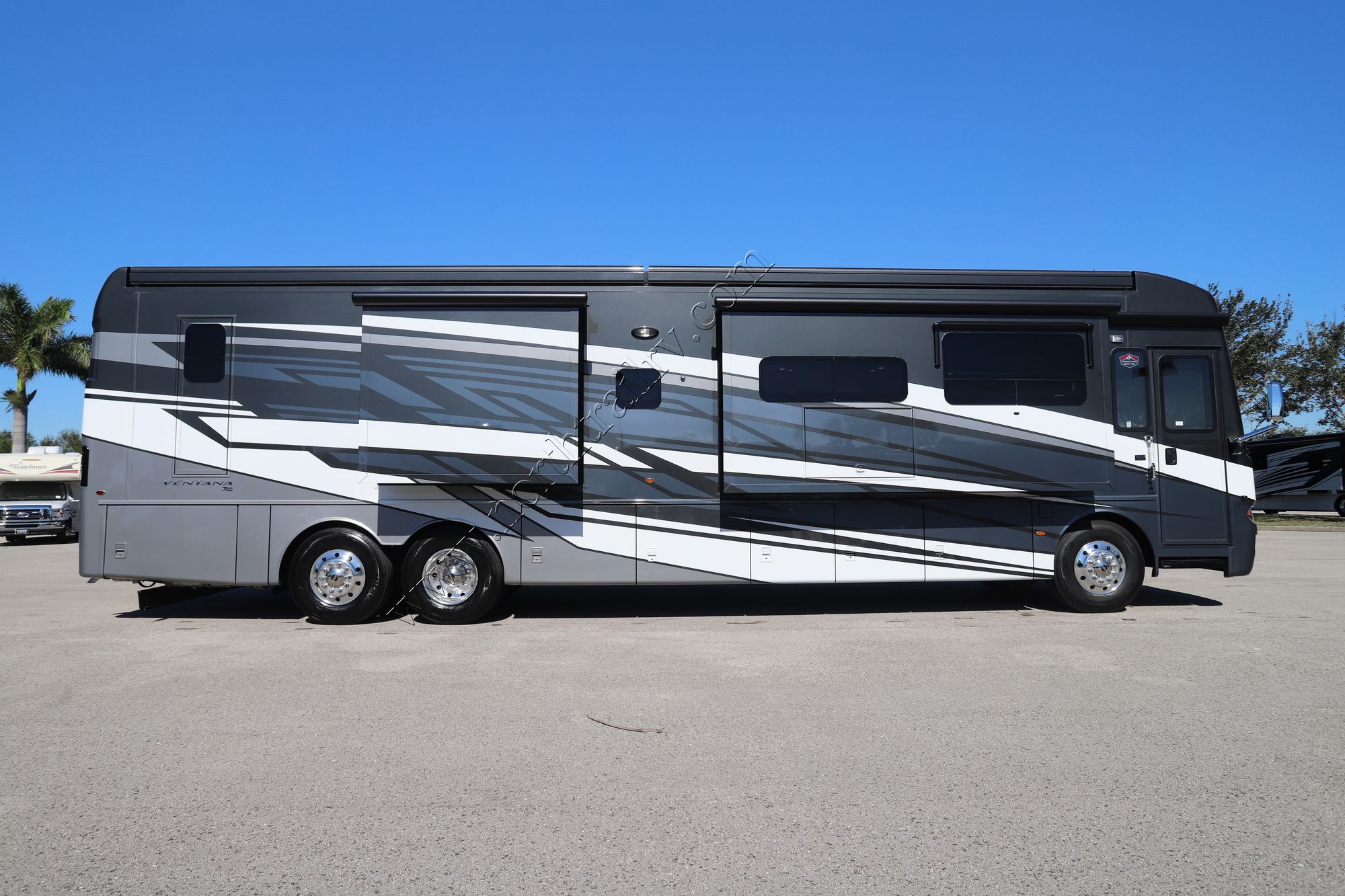 New 2025 Newmar Ventana 4369 Class A  For Sale