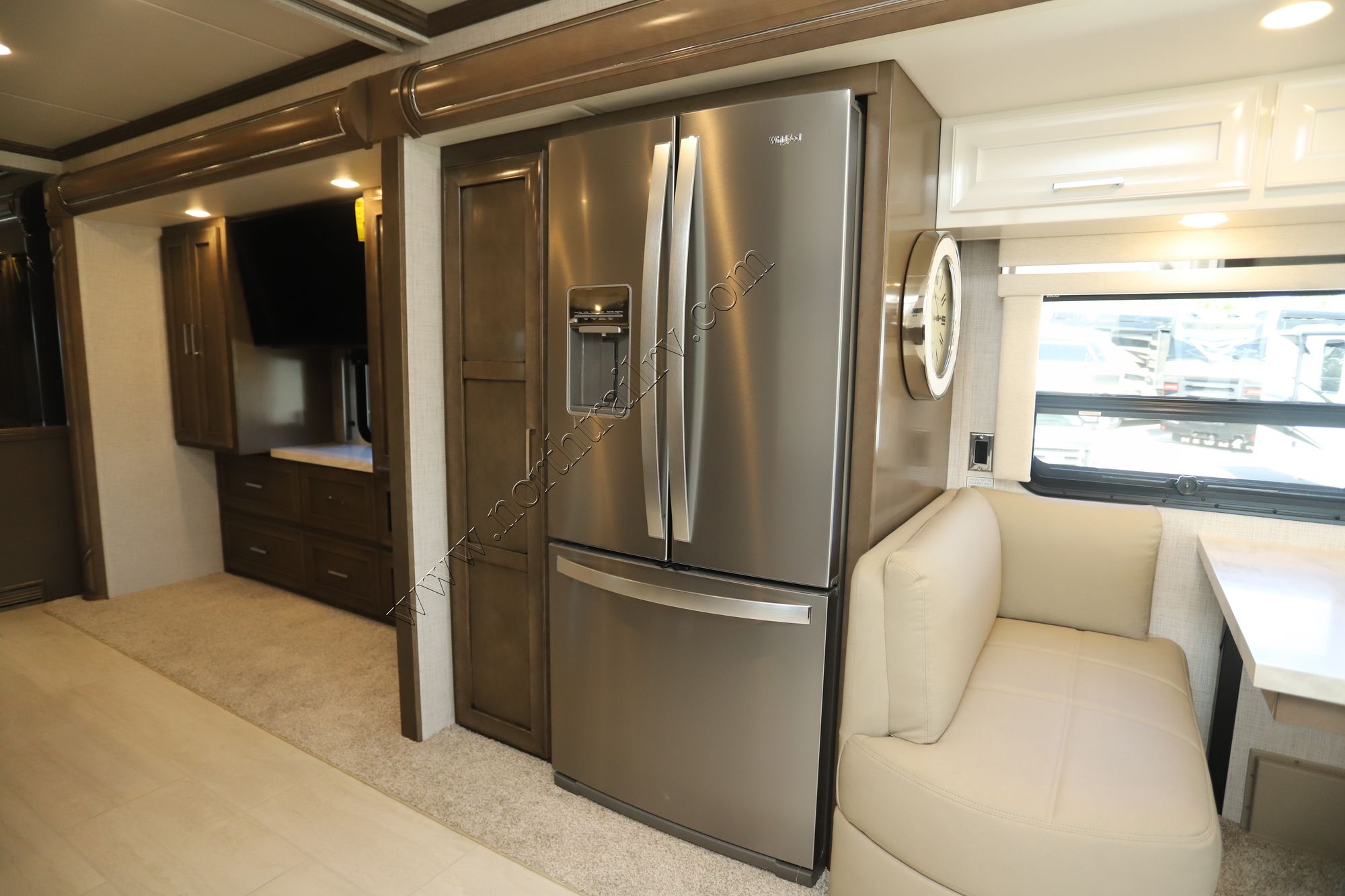 New 2025 Newmar Ventana 4369 Class A  For Sale