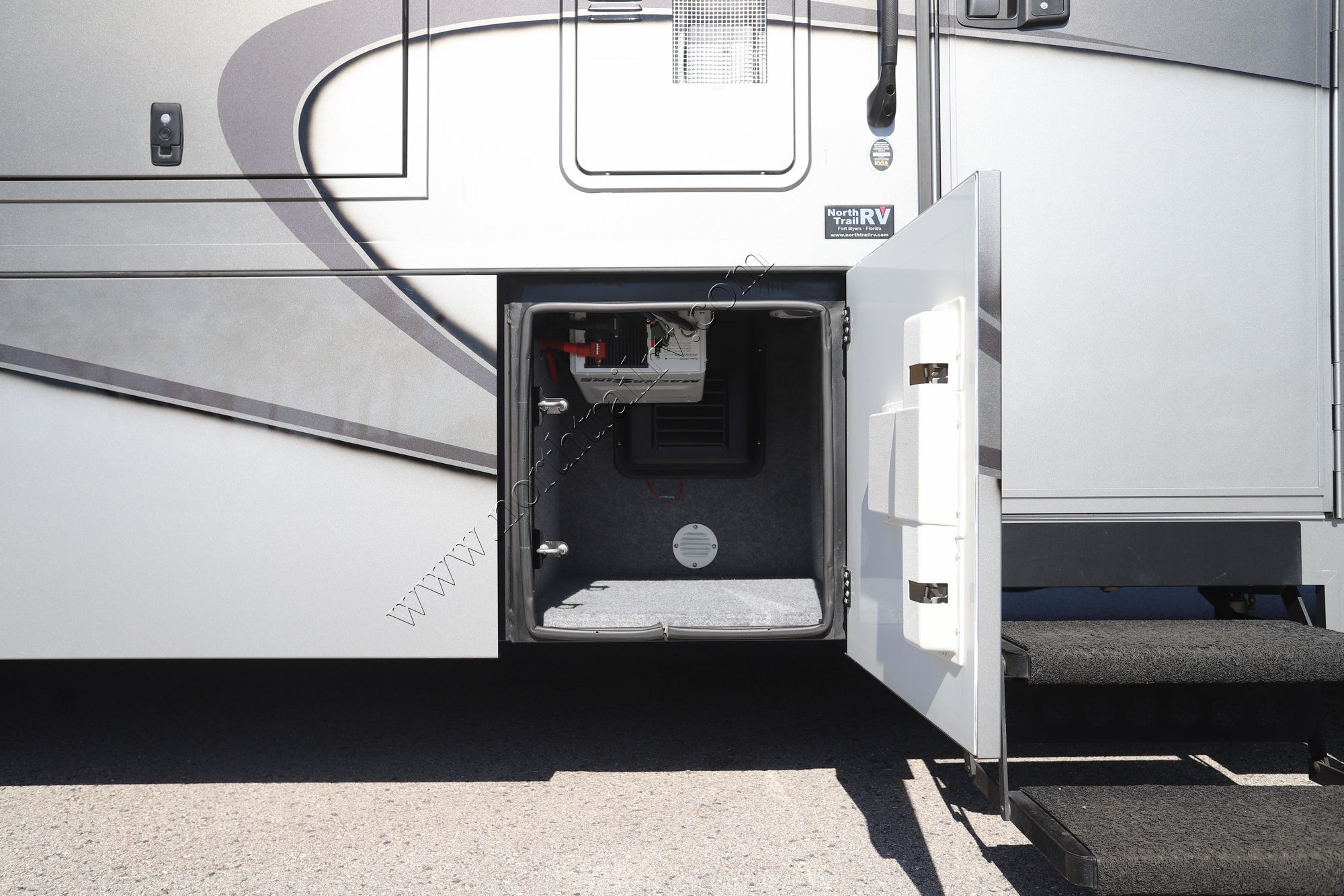 Used 2019 Renegade Rv Valencia 38RW Super C  For Sale