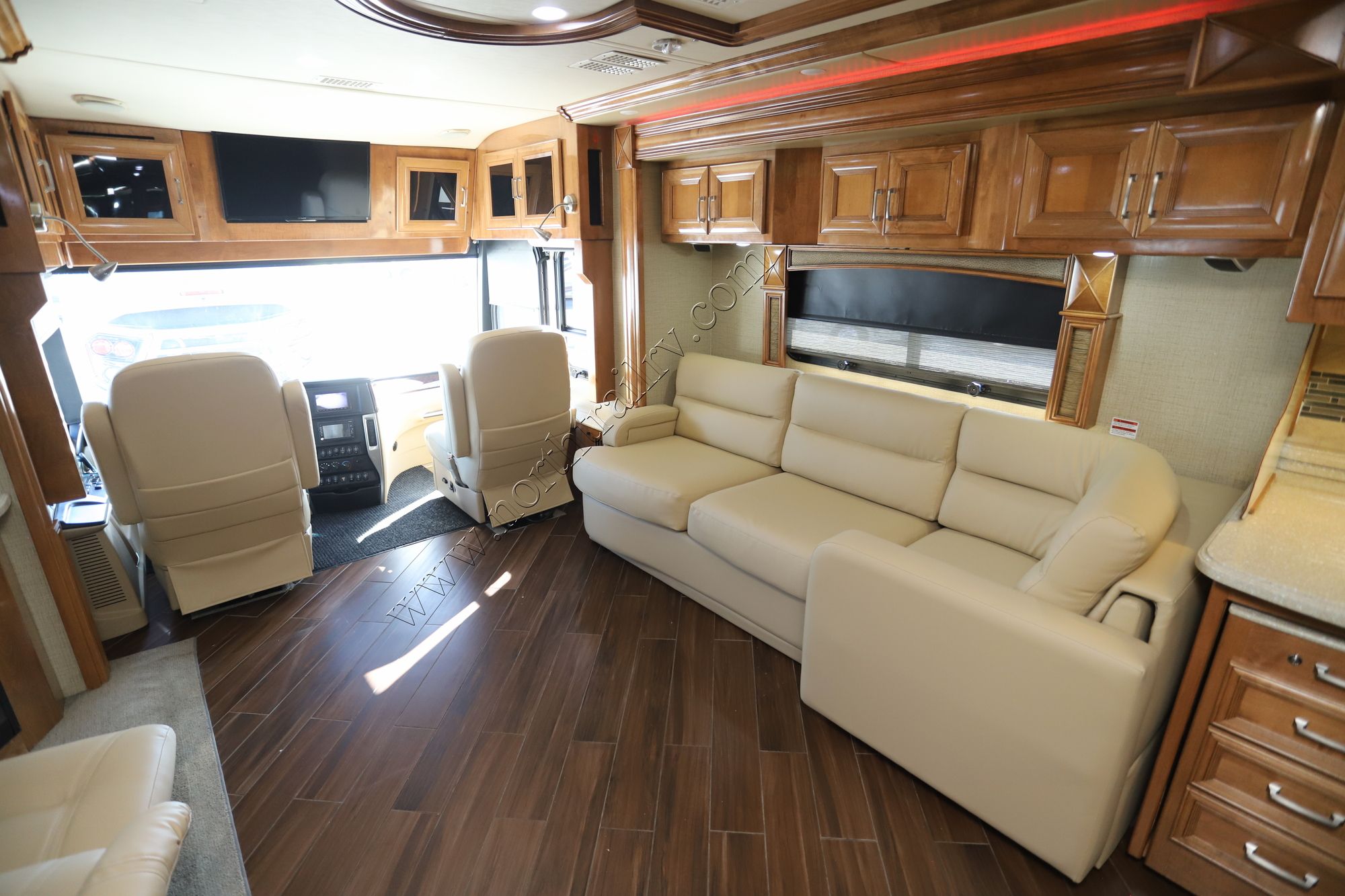 Used 2016 American Coach Revolution 42T Class A  For Sale