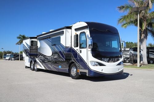 2016 American Coach Revolution 42T