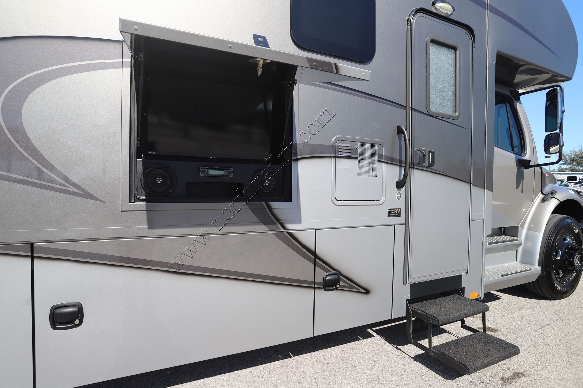 Used 2019 Renegade Rv Valencia 38RW Super C  For Sale