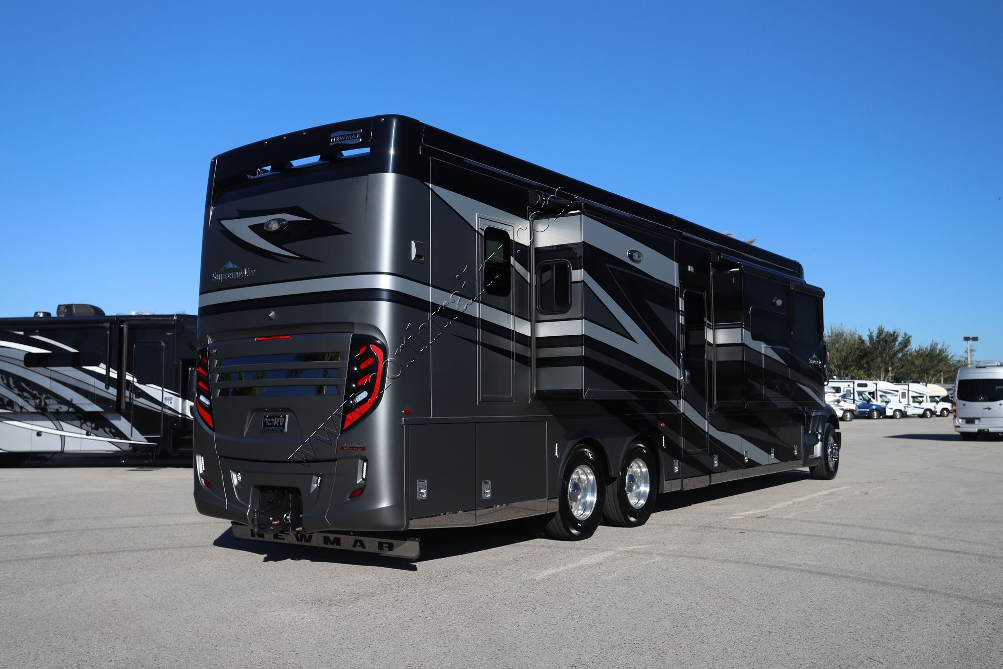 New 2025 Newmar Supreme Aire 4530 Super C  For Sale