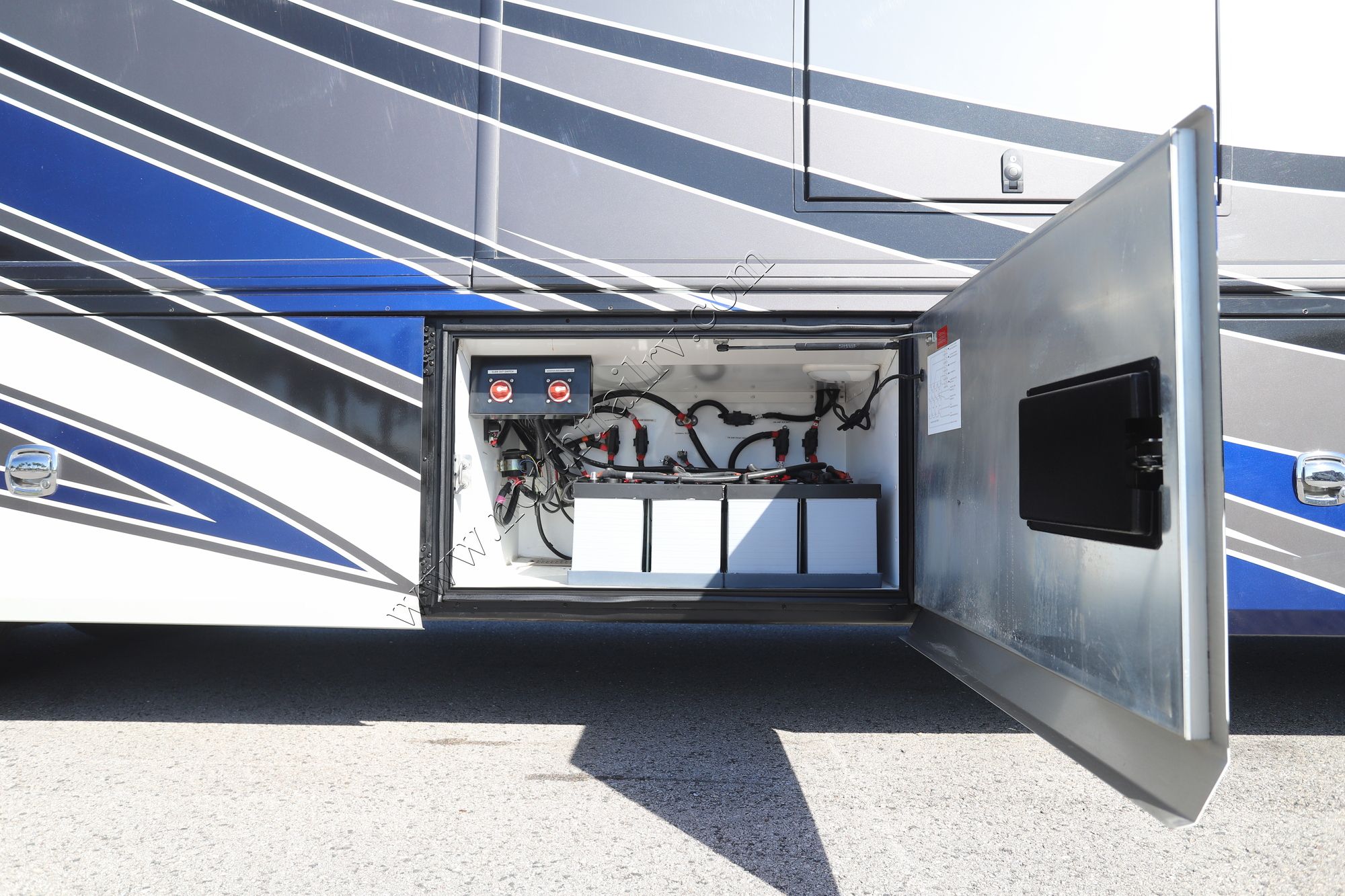 Used 2016 American Coach Revolution 42T Class A  For Sale