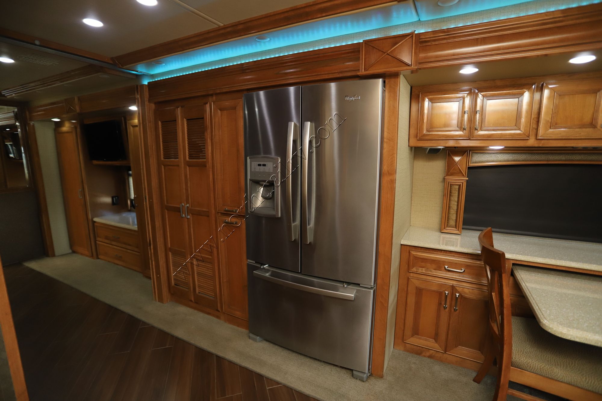 Used 2016 American Coach Revolution 42T Class A  For Sale