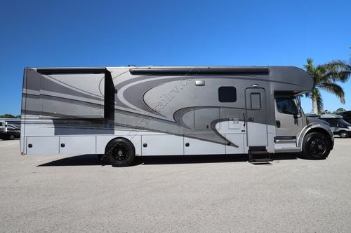 2019 Renegade Rv Valencia 38RW