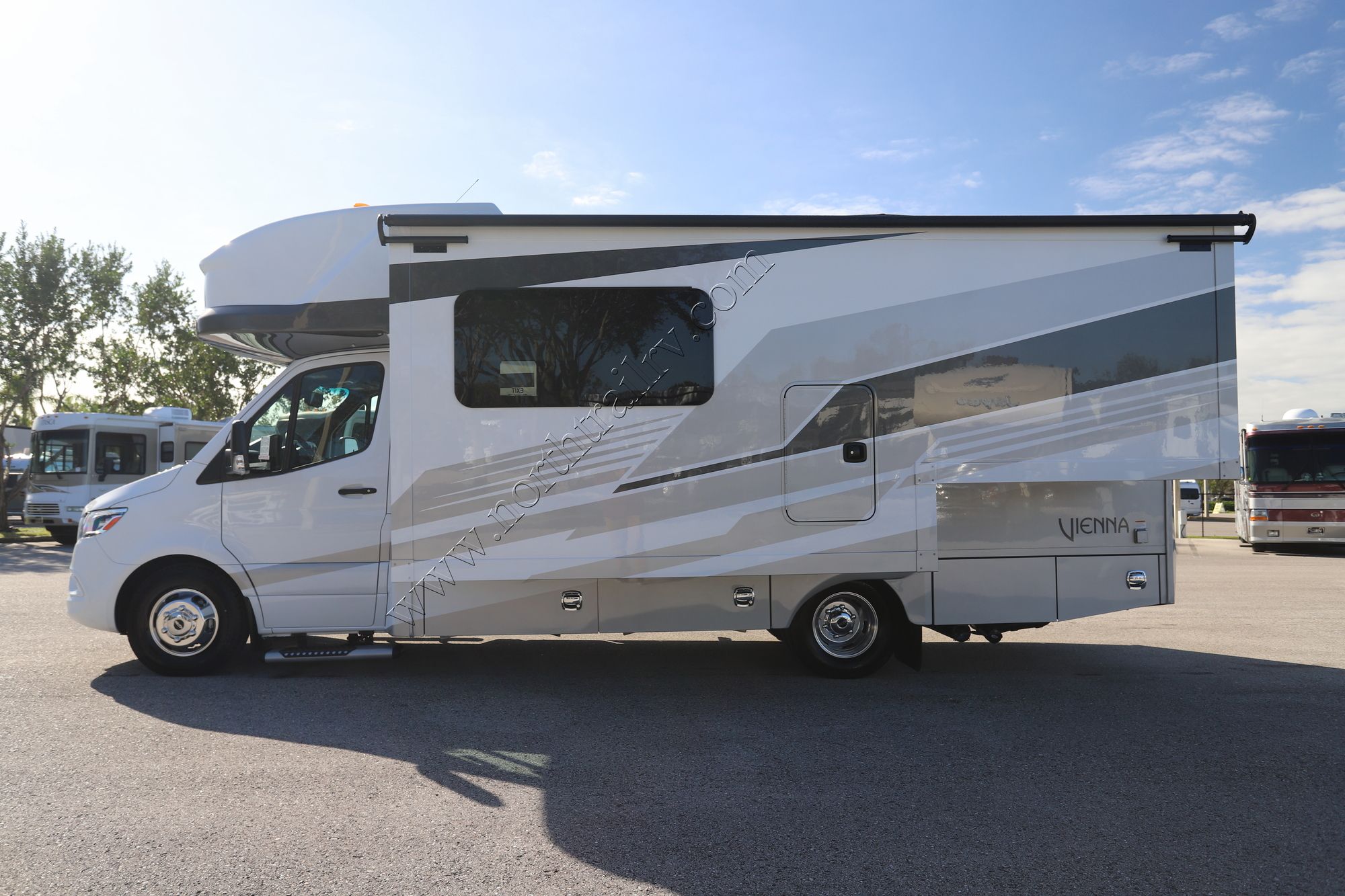 New 2025 Renegade Rv Vienna 25FWC Class C  For Sale