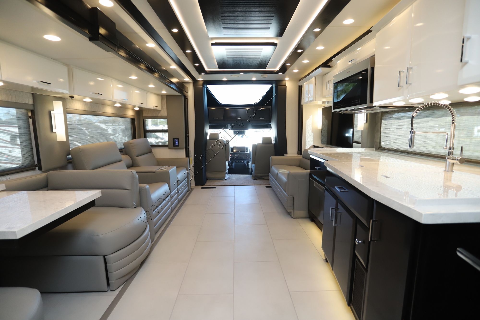 New 2025 Newmar Supreme Aire 4530 Super C  For Sale