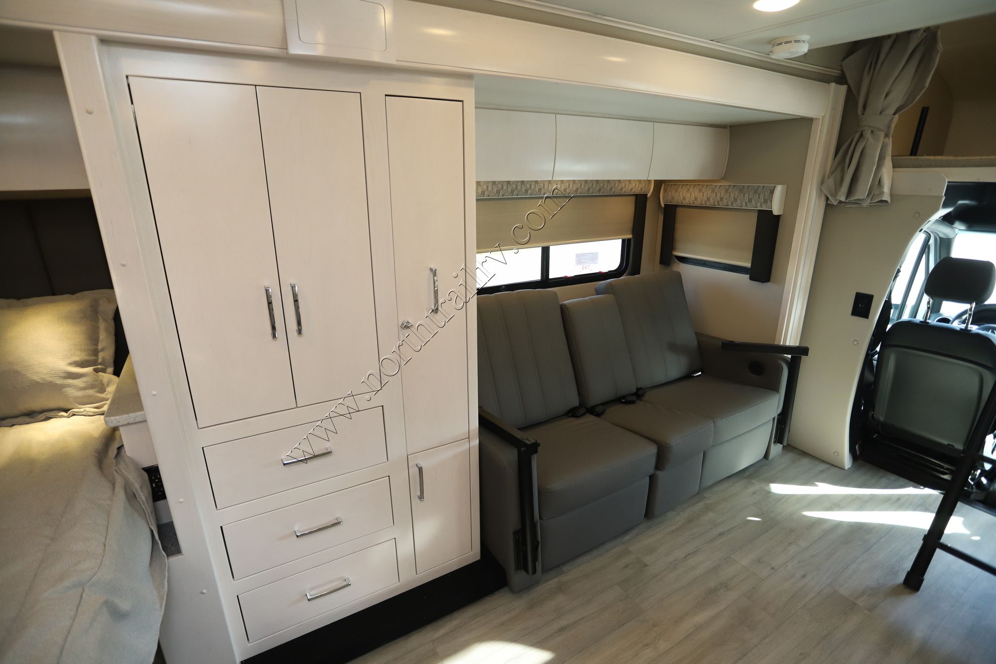 New 2025 Renegade Rv Vienna 25FWC Class C  For Sale