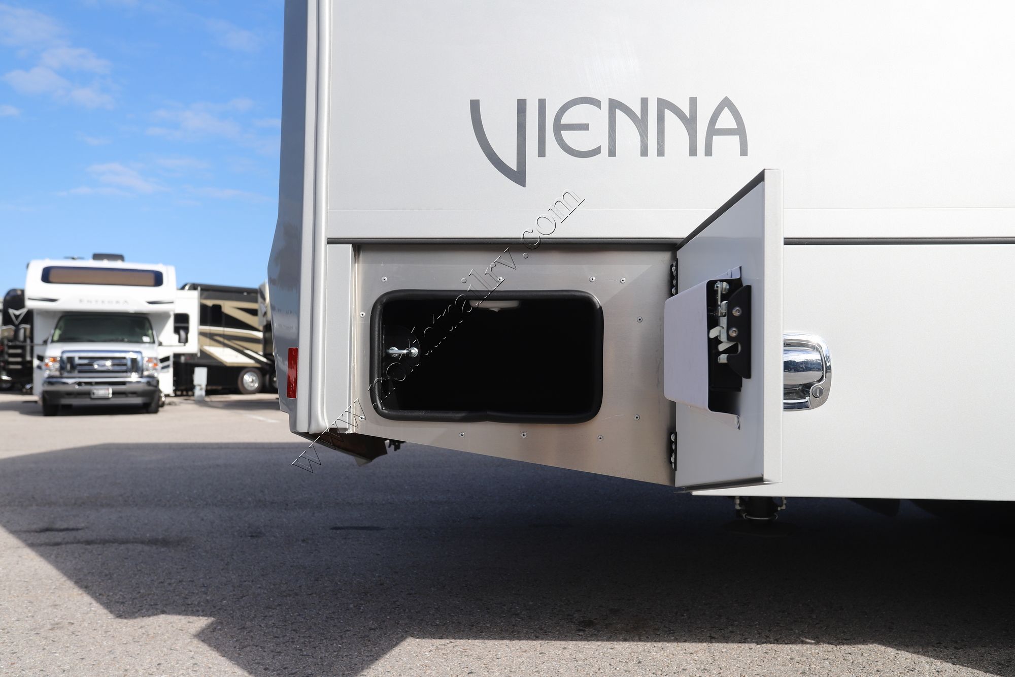 New 2025 Renegade Rv Vienna 25FWC Class C  For Sale