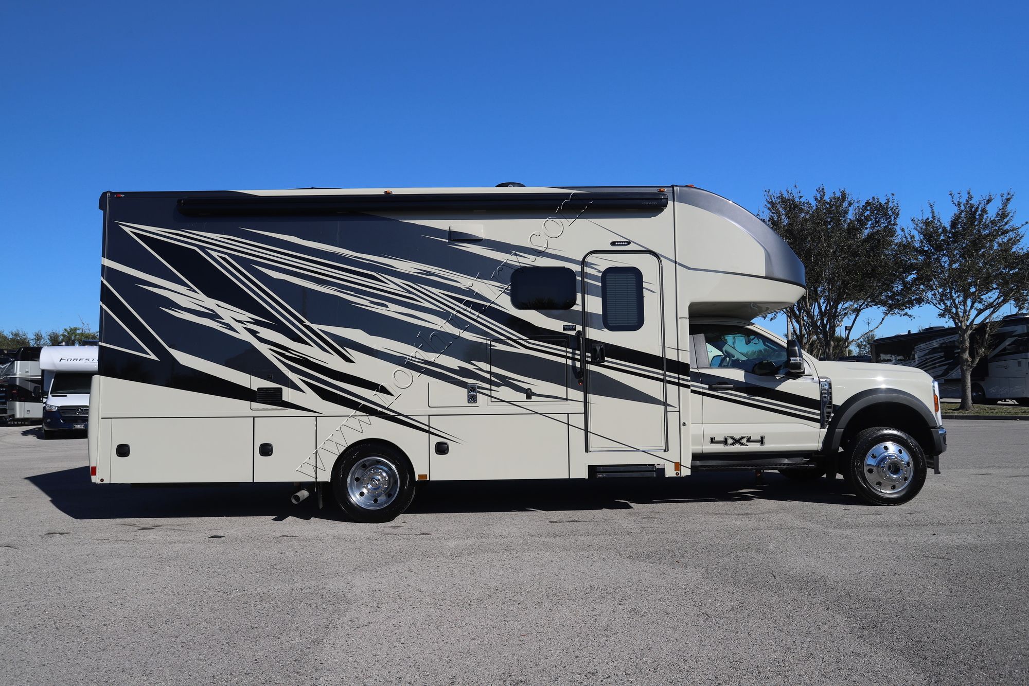 New 2025 Renegade Rv Veracruz 30VRM Super C  For Sale