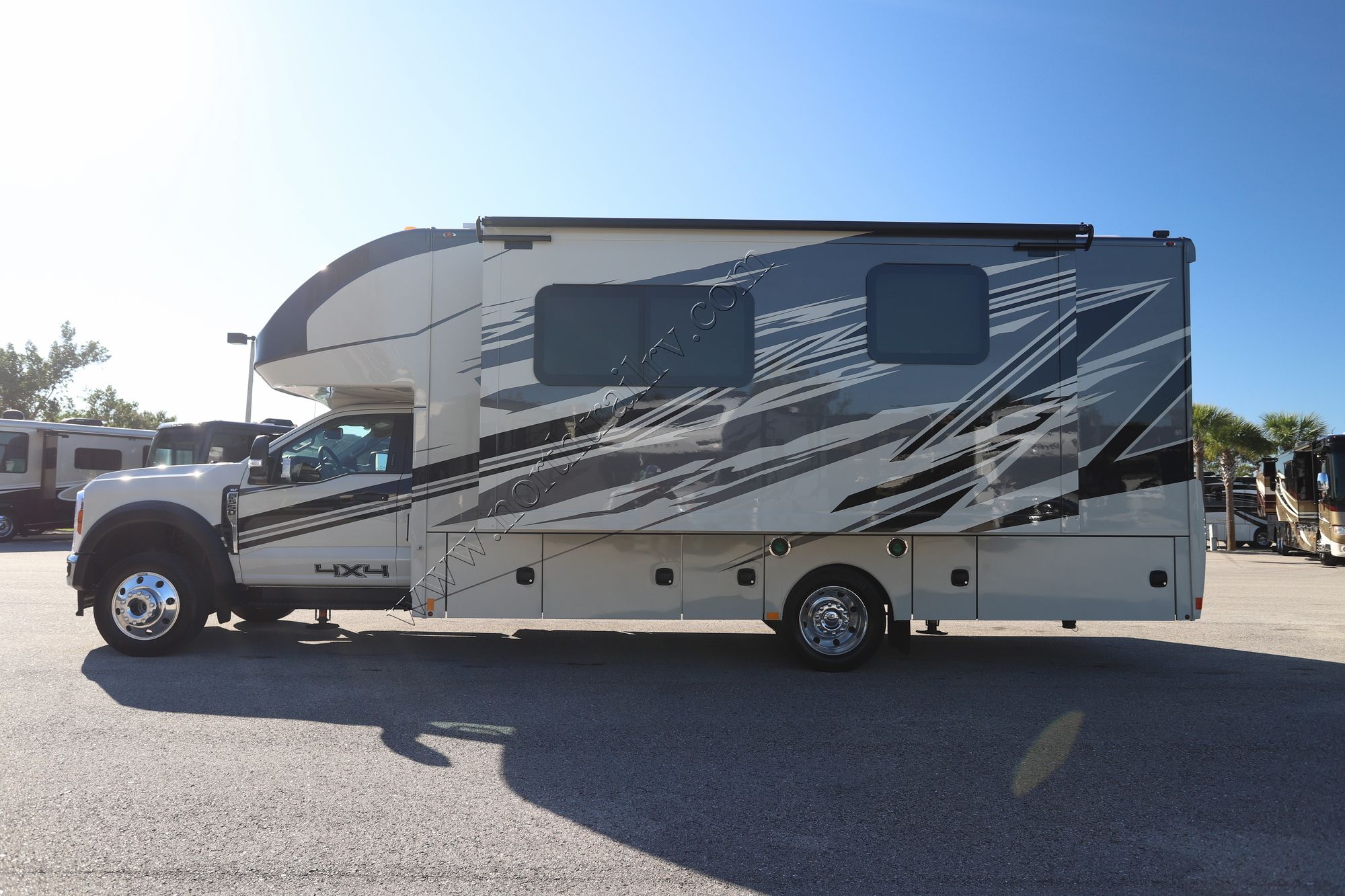 New 2025 Renegade Rv Veracruz 30VRM Super C  For Sale