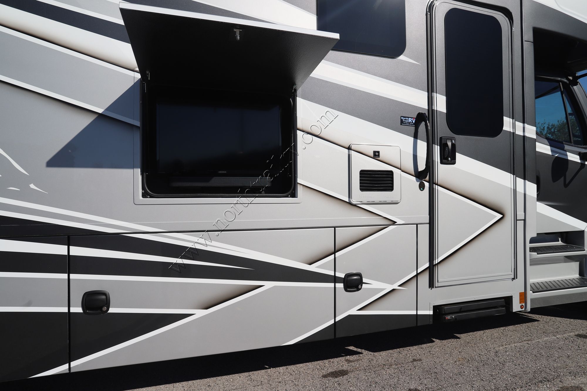 New 2025 Renegade Rv Valencia 36SB Super C  For Sale