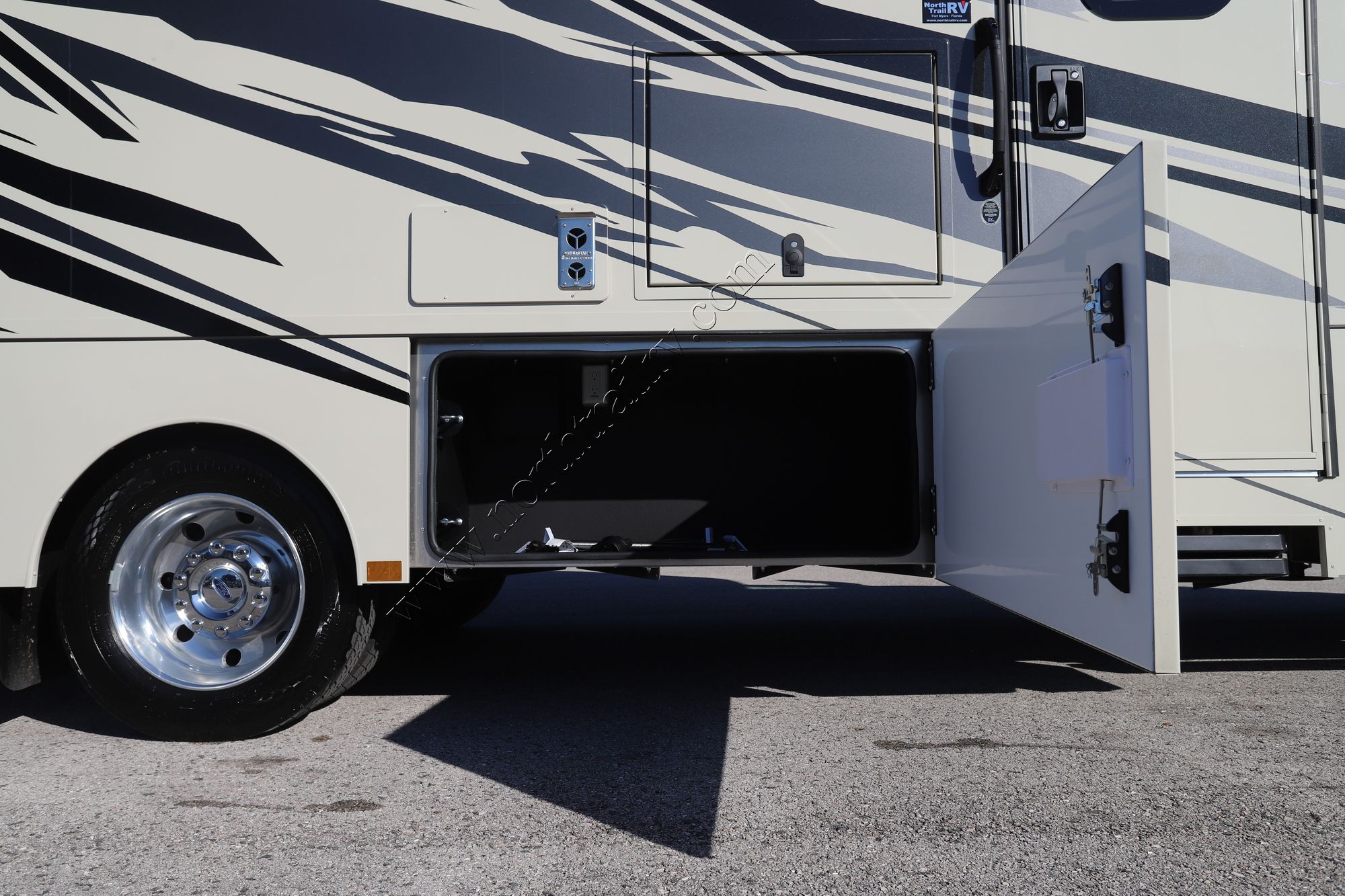 New 2025 Renegade Rv Veracruz 30VRM Super C  For Sale