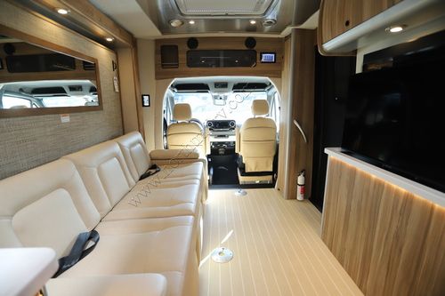 2025 Airstream Atlas Tommy Bahama